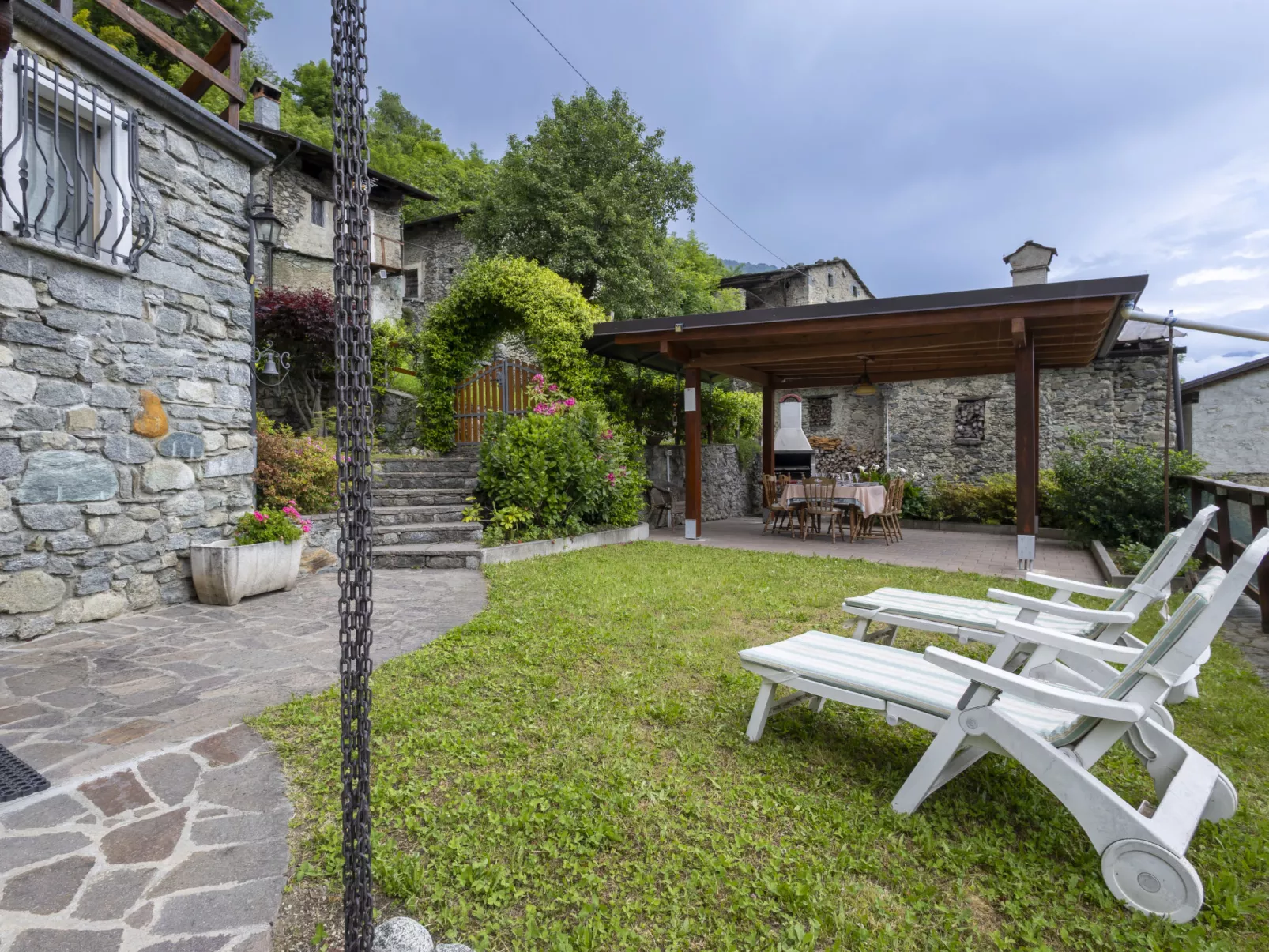 Moncucco Mountain Home-Outside