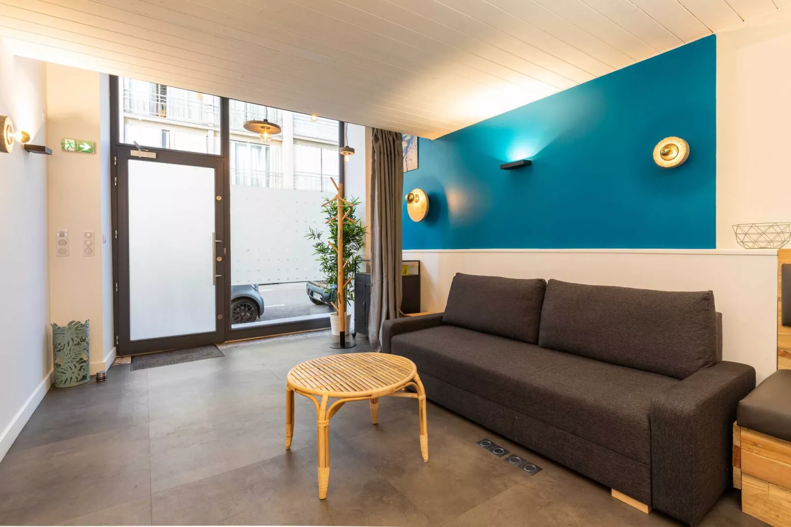 HS-15-MAZENOD-RDC-Wohnzimmer