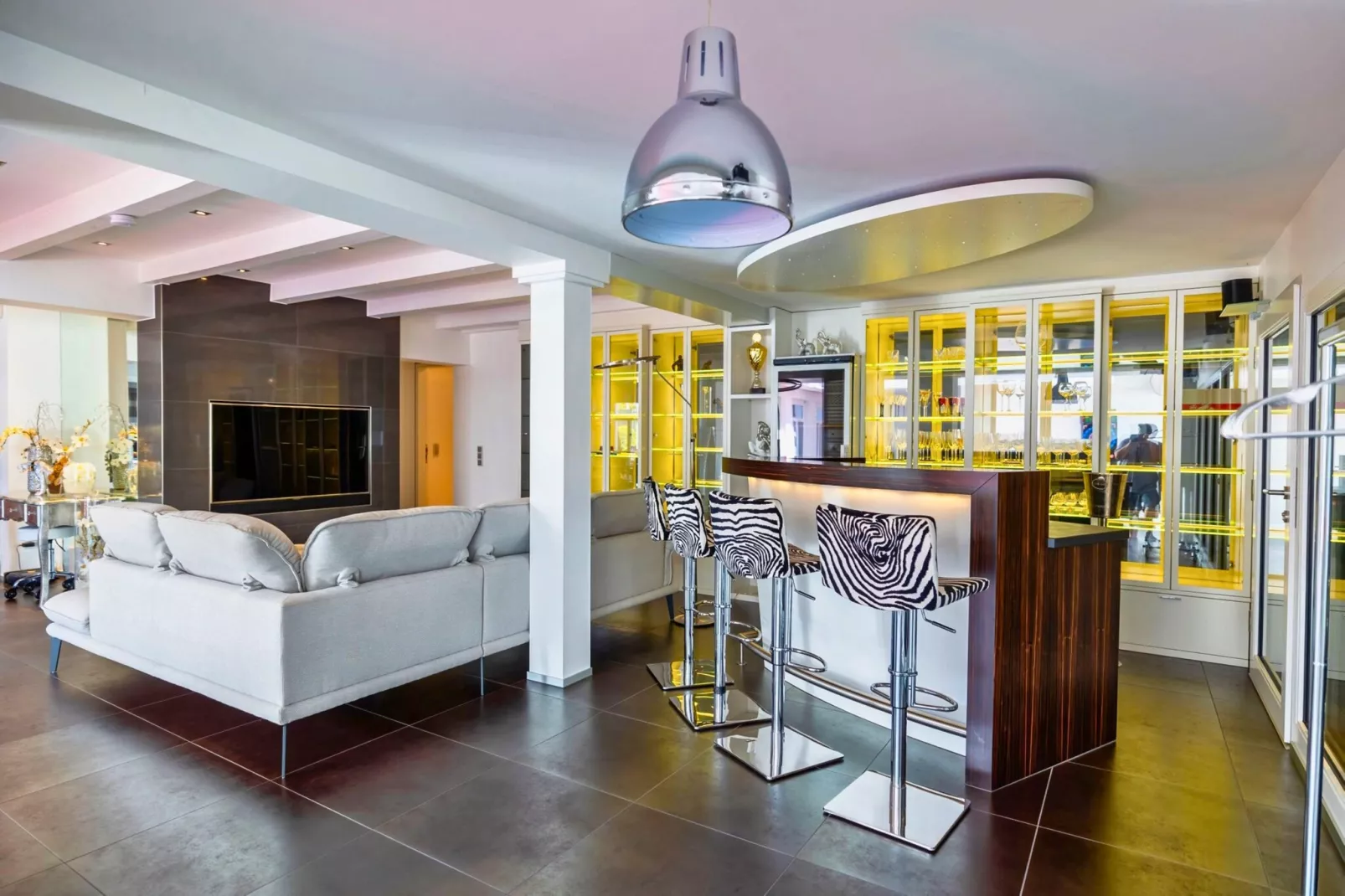Große Fewo mit Freizeitraum in Kastellaun-Living room