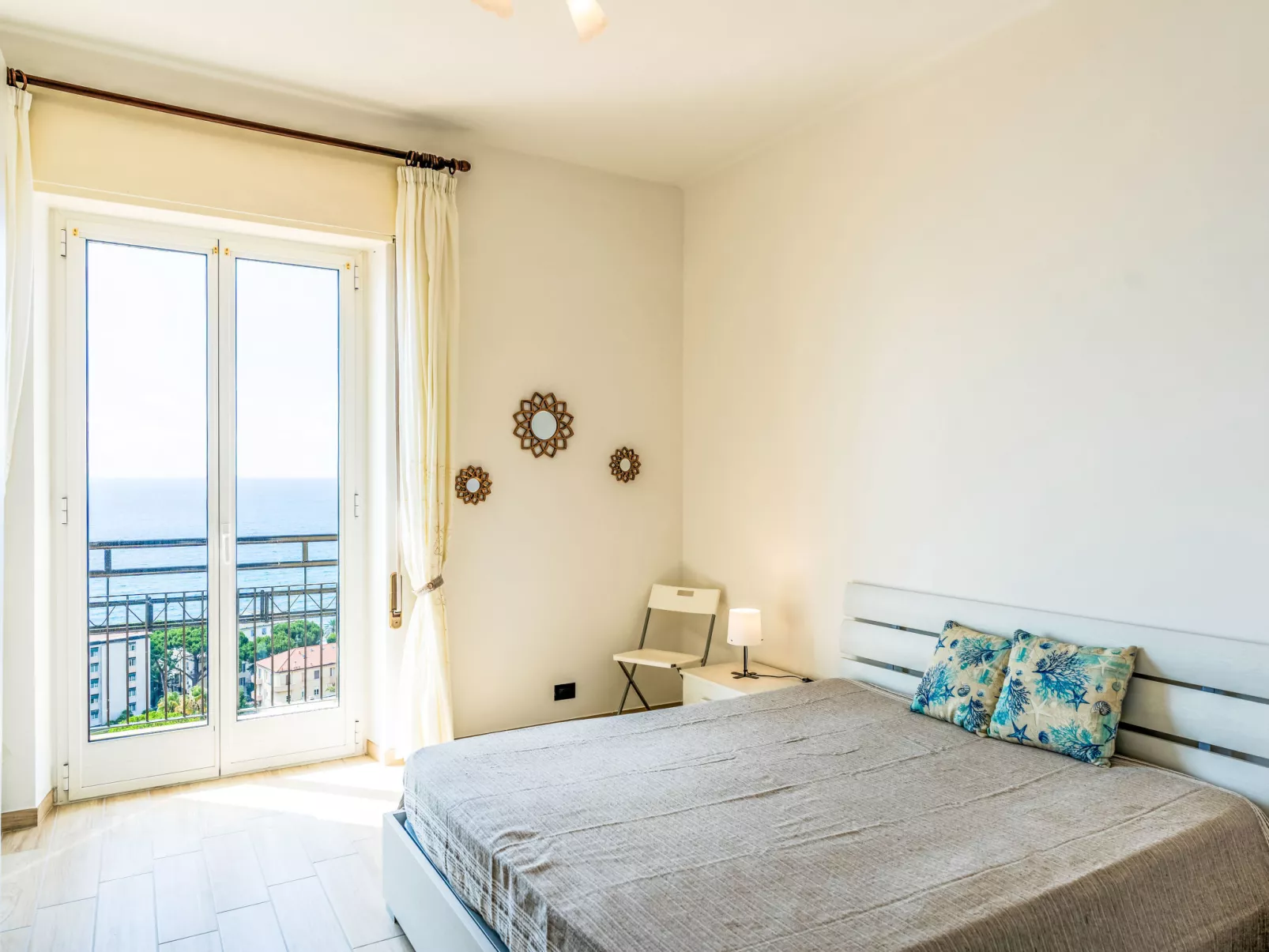 Seaview-Inside