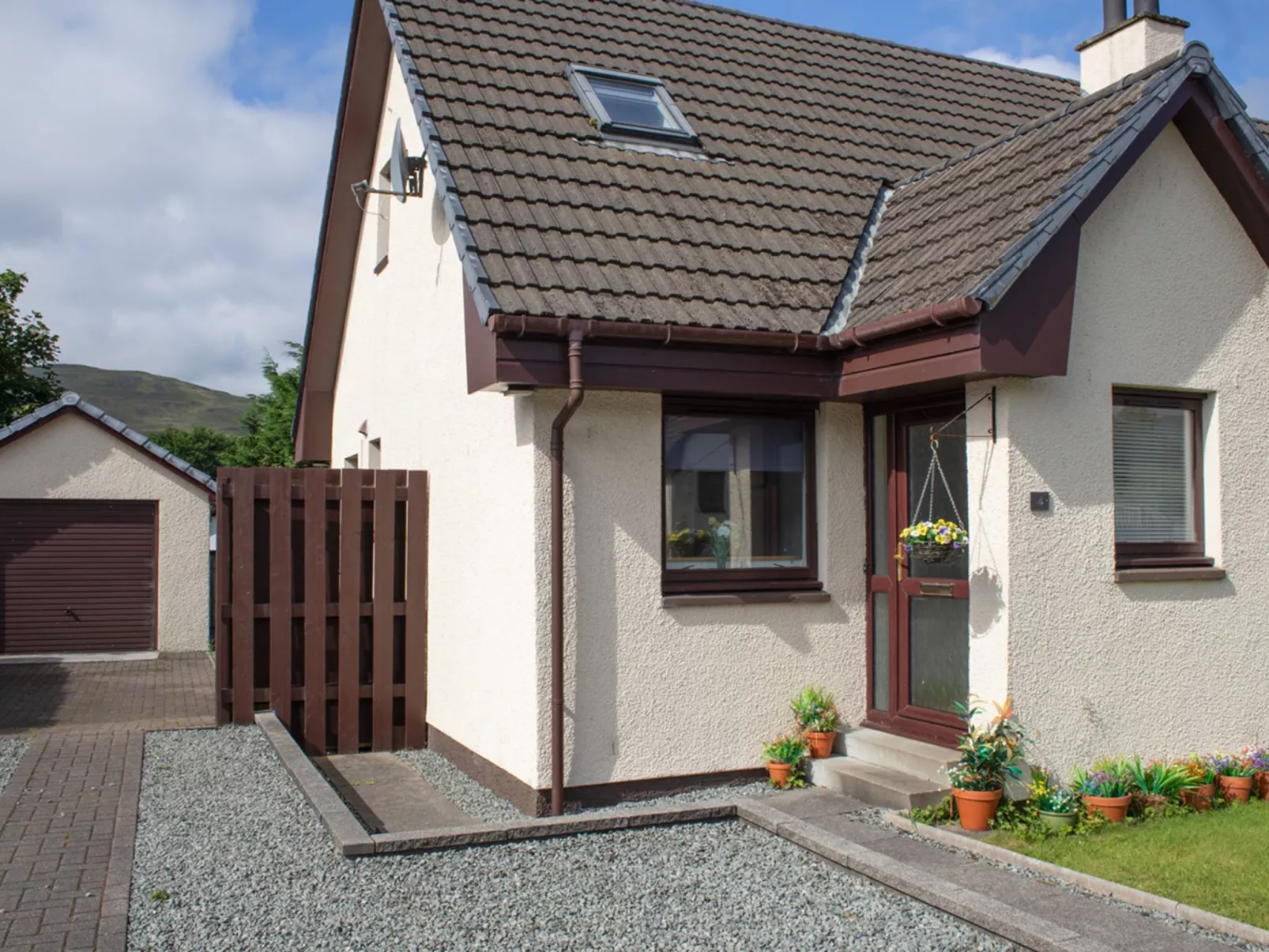 4 Storr Place-Outside