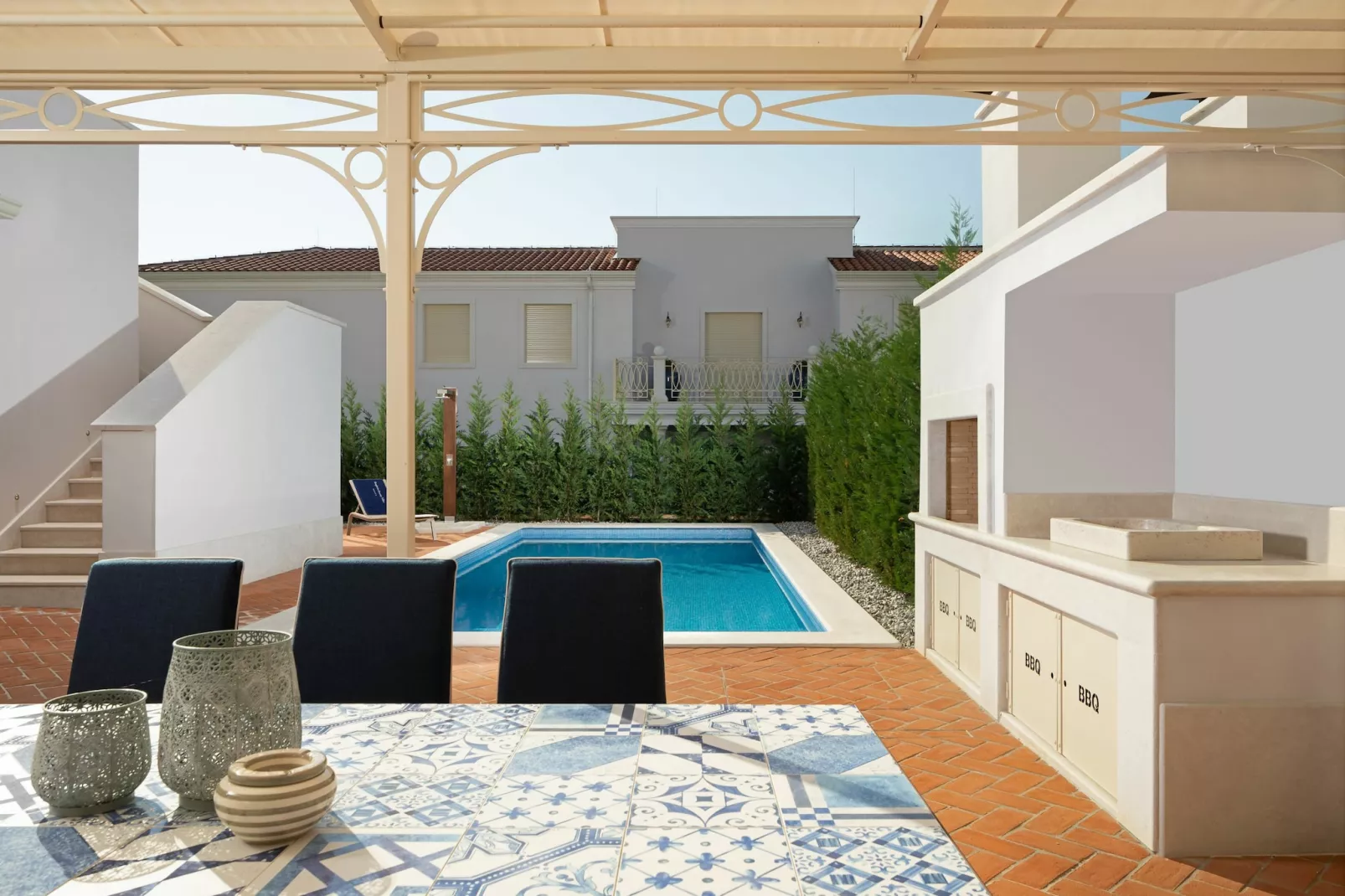 Letizia-Swimming pool