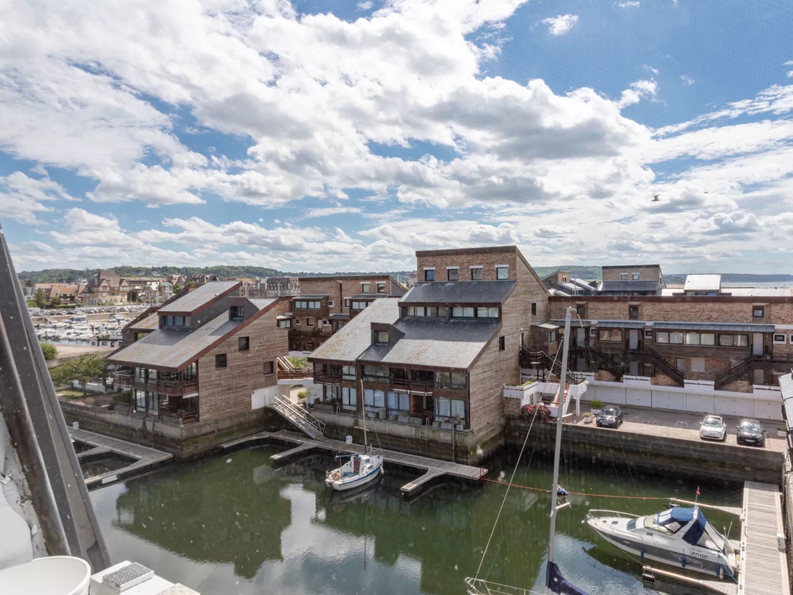 Les Marinas-Outside