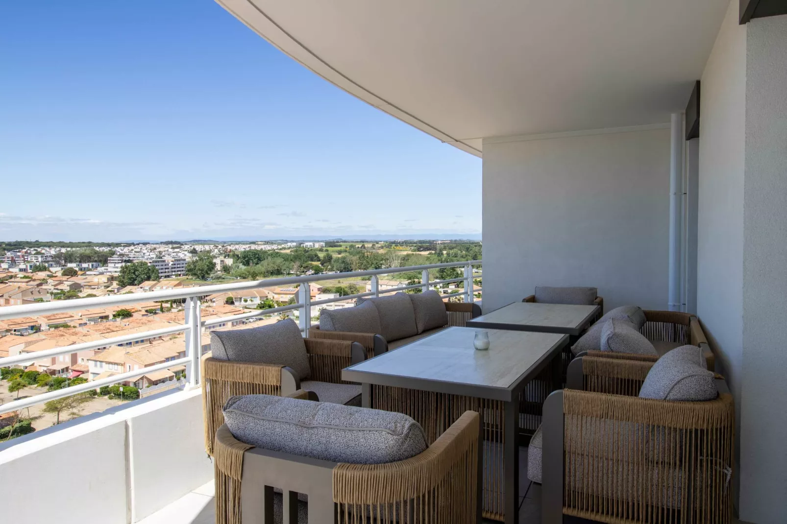 B901-Terrasse / balcon