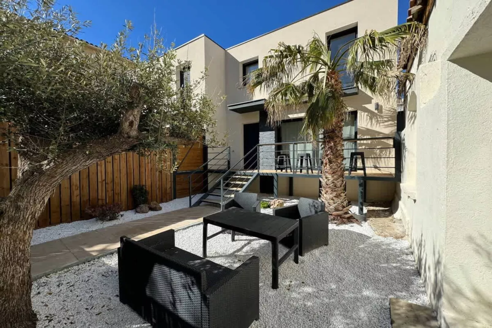 05 Villa Paradis-Exterior in summer