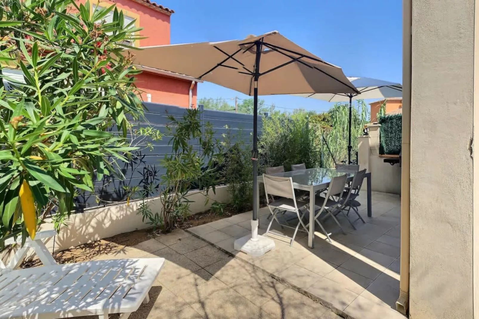 169 SAVARY-Terrace balcony