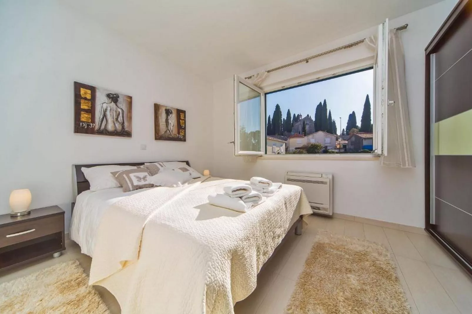 4B Apartments - Two Bedroom Apartment with Balcony A1
