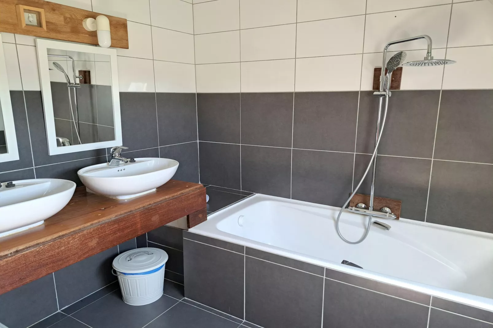 Ferienhaus Guissény-Bathroom