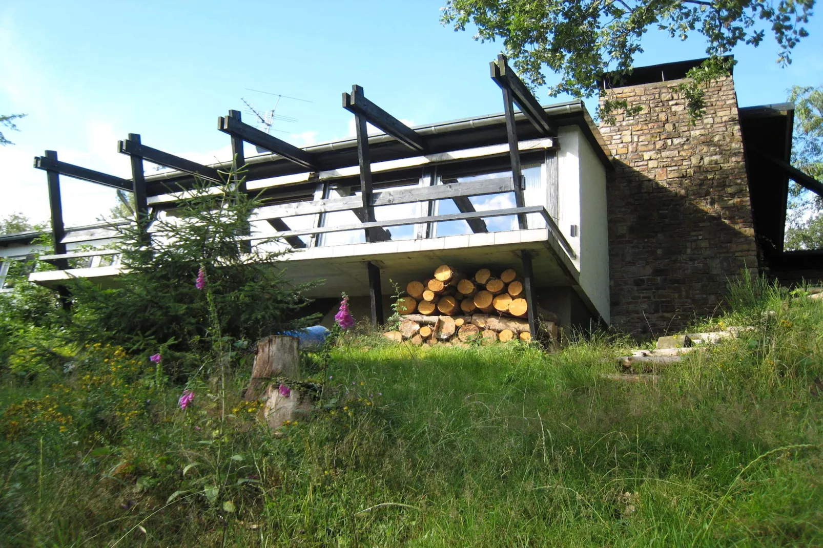 Panoramahaus-Exterior in summer