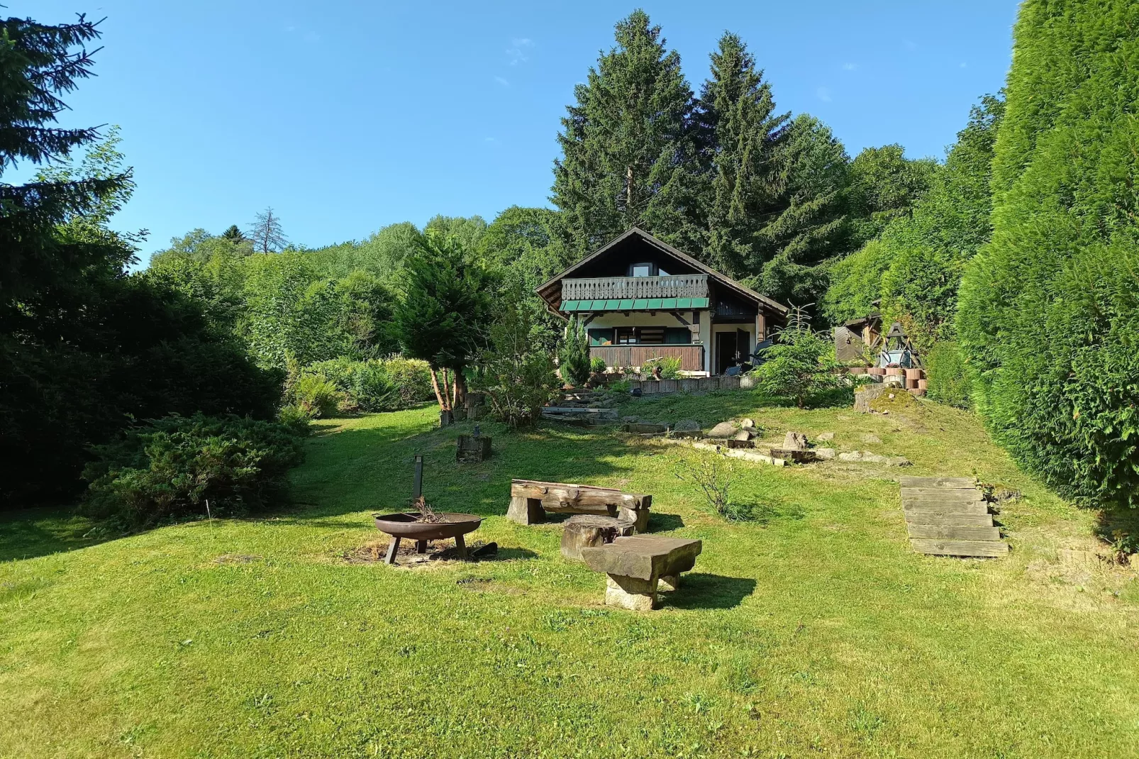 Am Hermannsberg-Exterior in summer