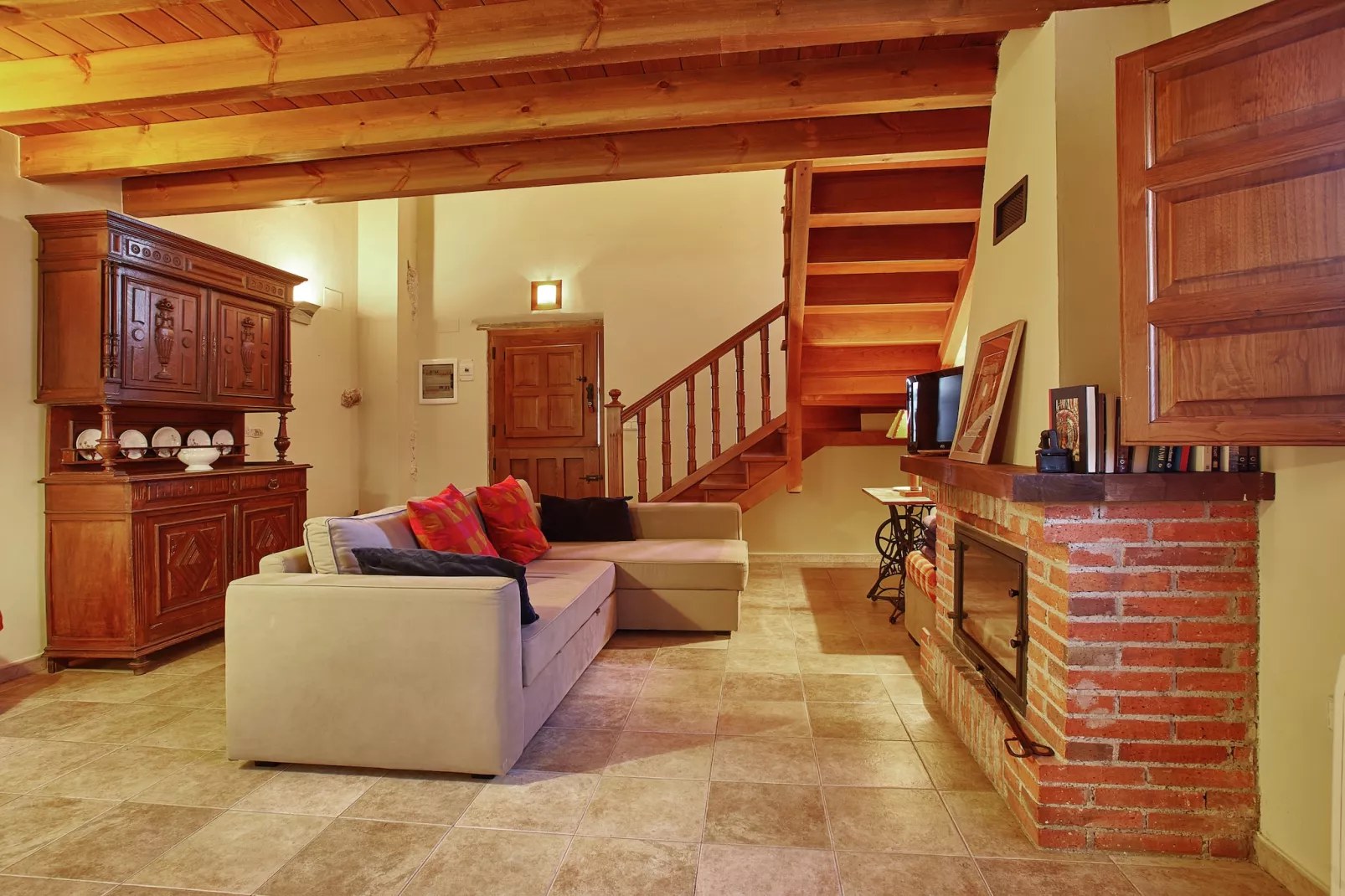 Pruneda II-Living room