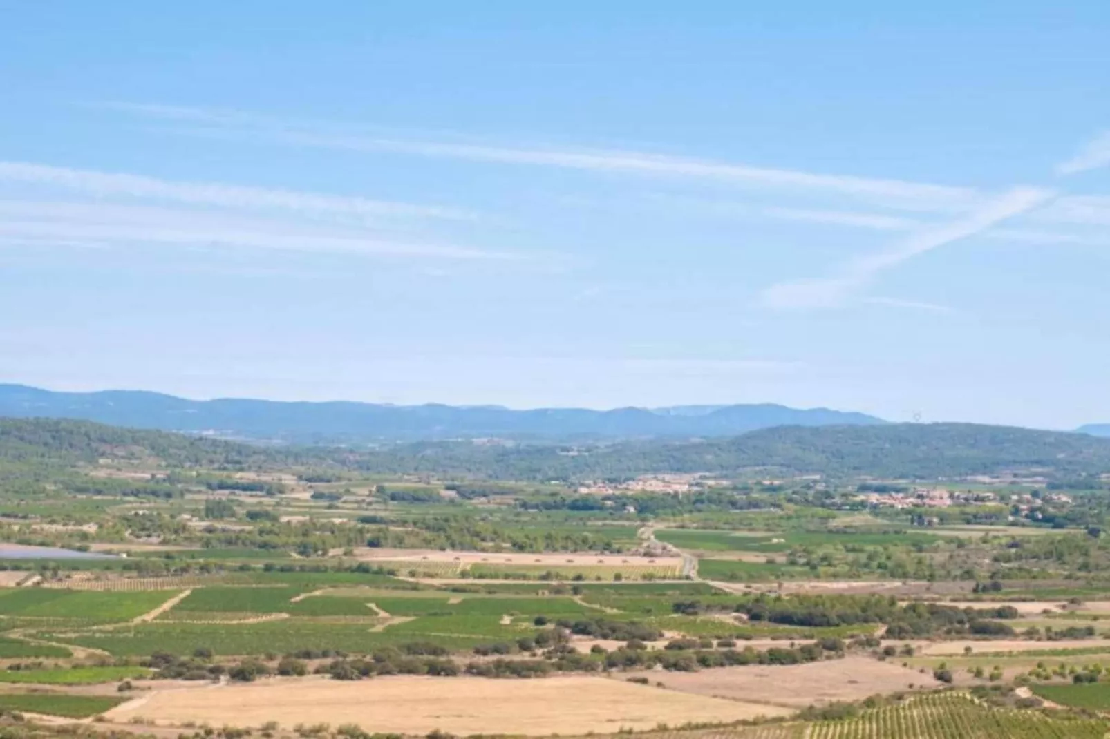 Aux Arbres Verts-Areas within 5km in summer