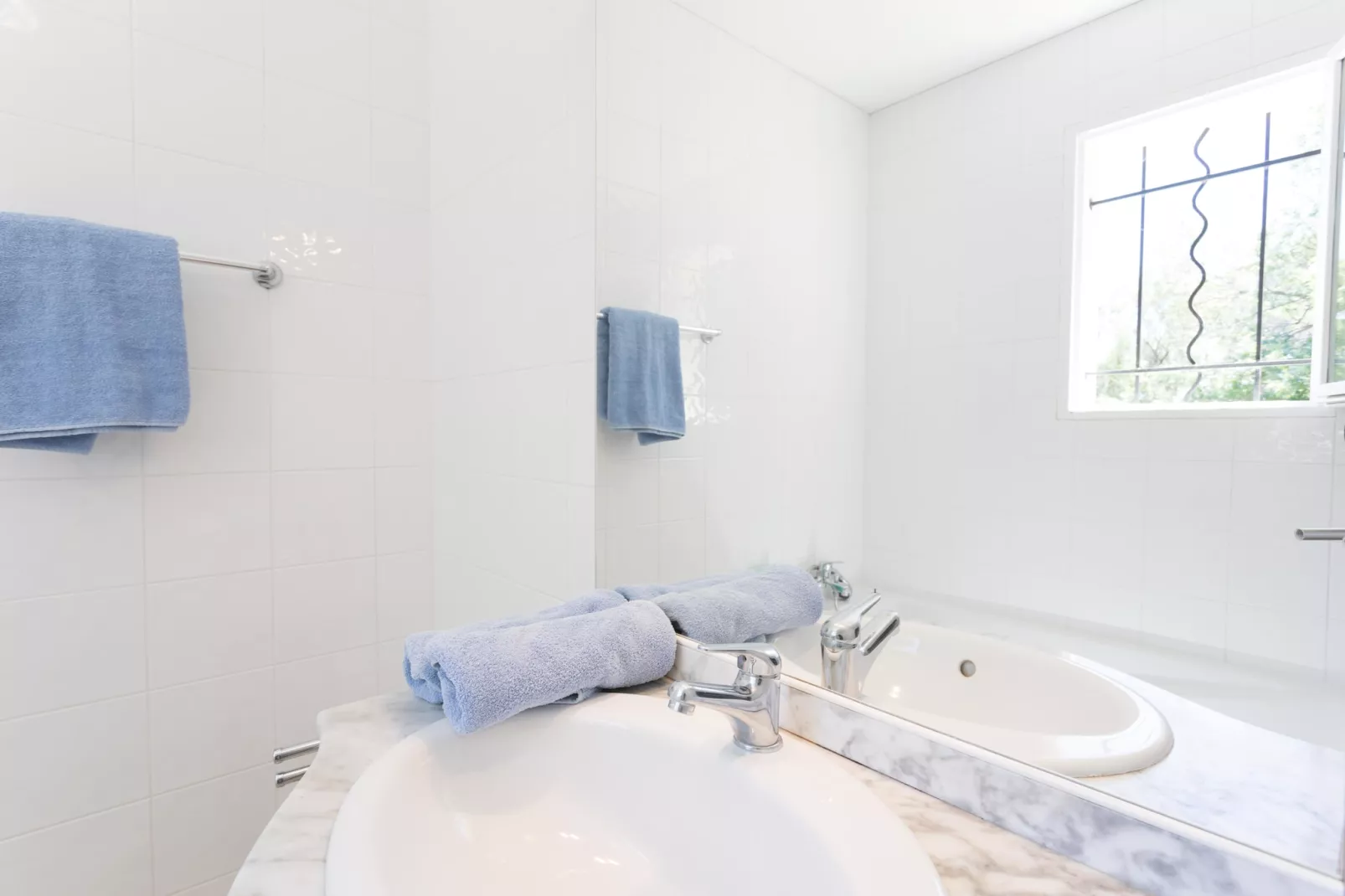 Mardille-Bathroom