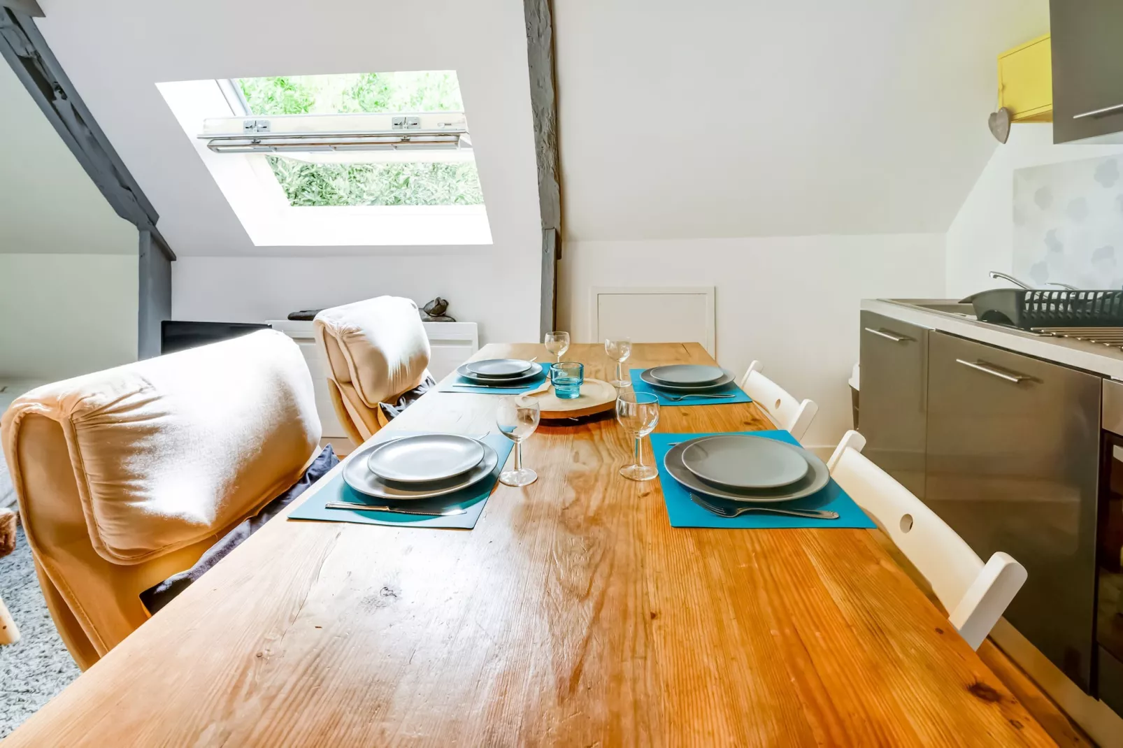 Le 45-Dining room