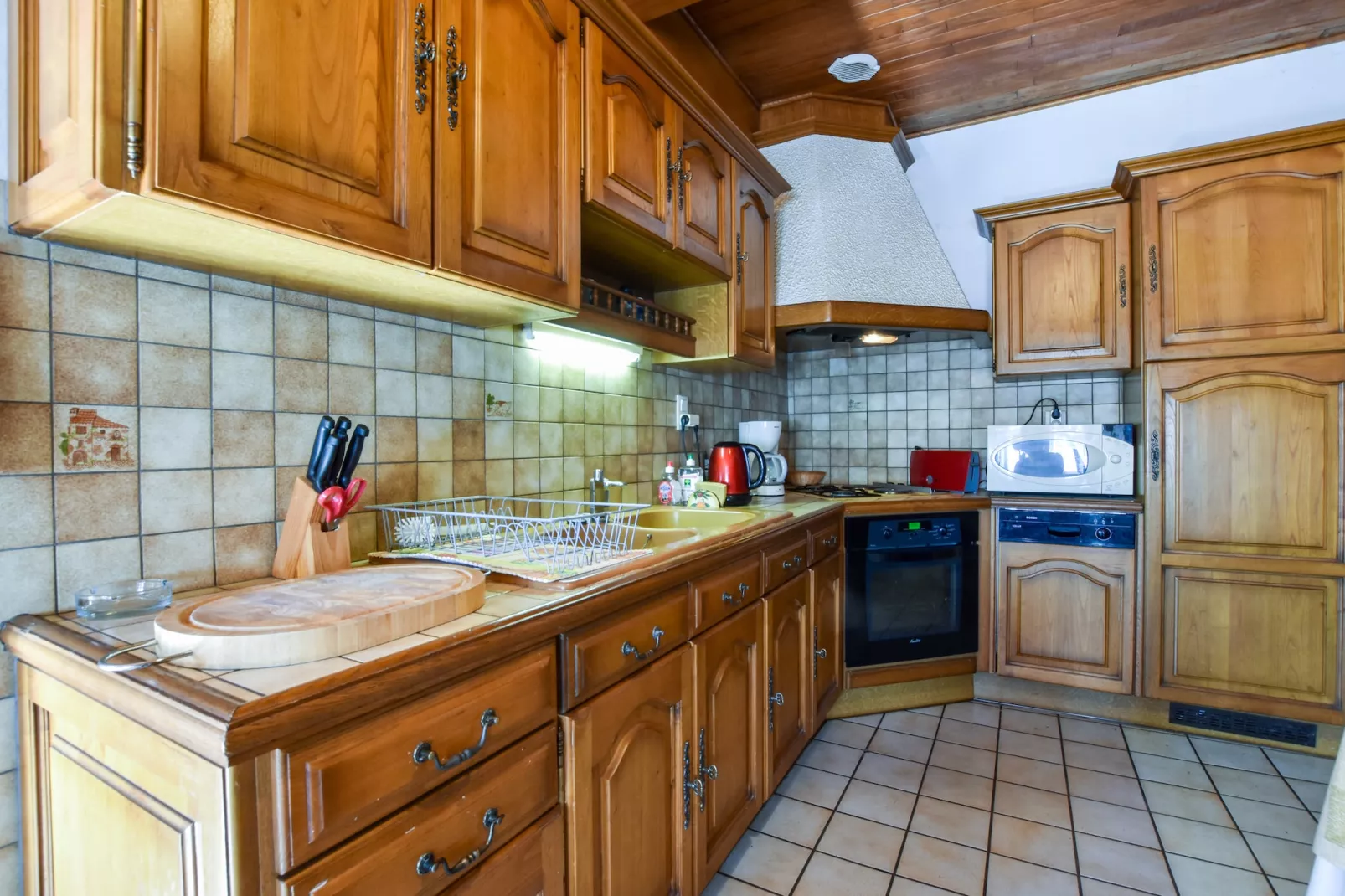 Maison près des volcans d'Auvergne-Küche