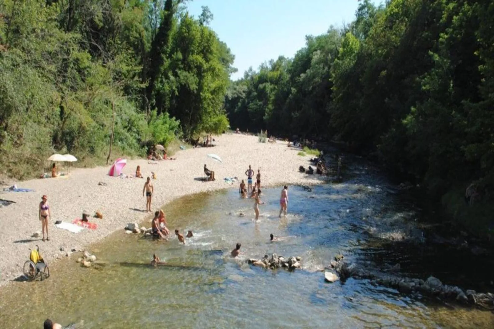L'Oliveraie-Areas within 5km in summer