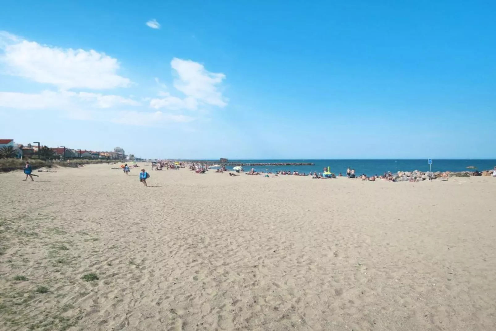 Jardins de Neptune 5-Areas within 1km in summer