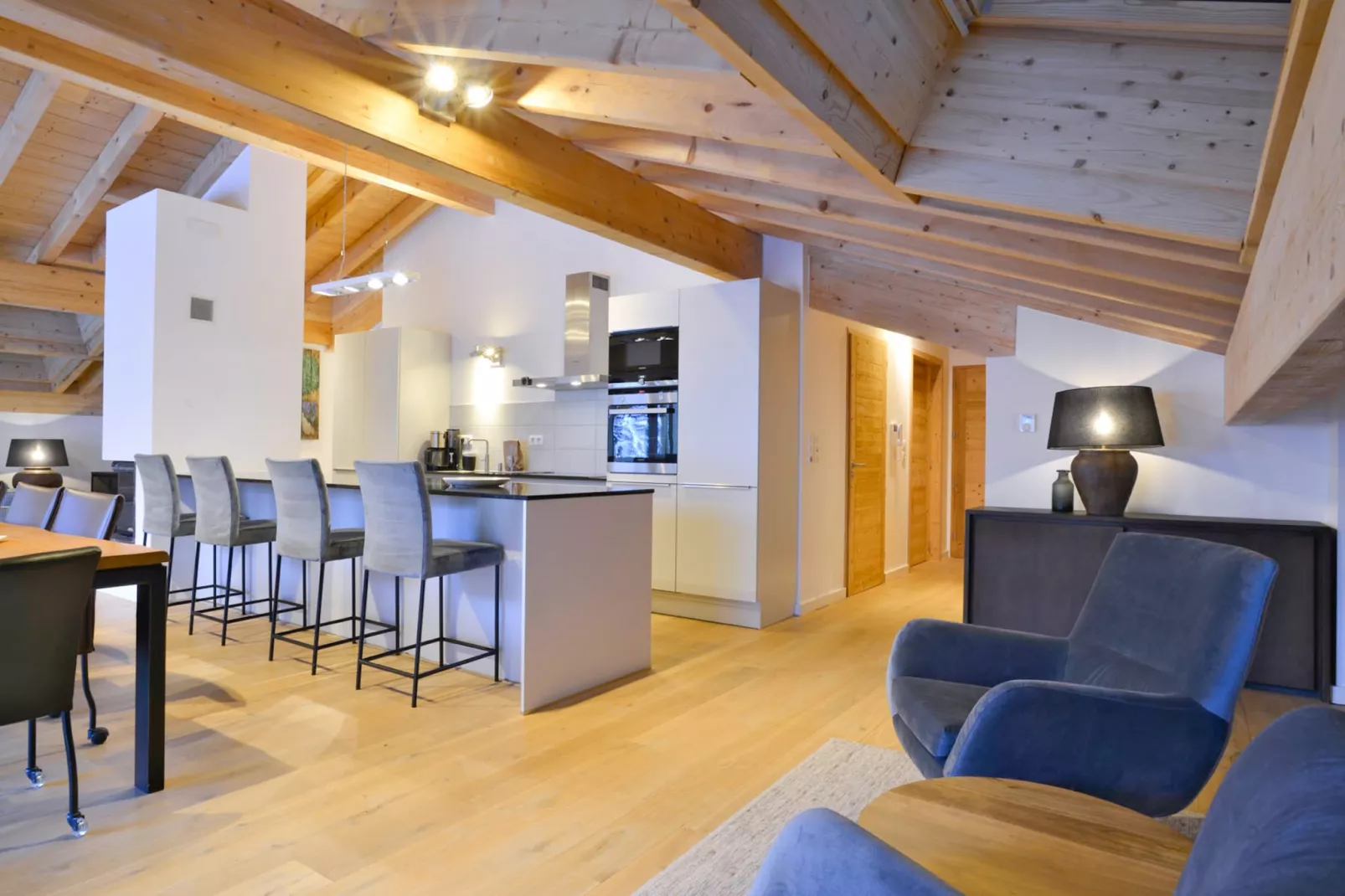 Penthouse 8p.-Esszimmer