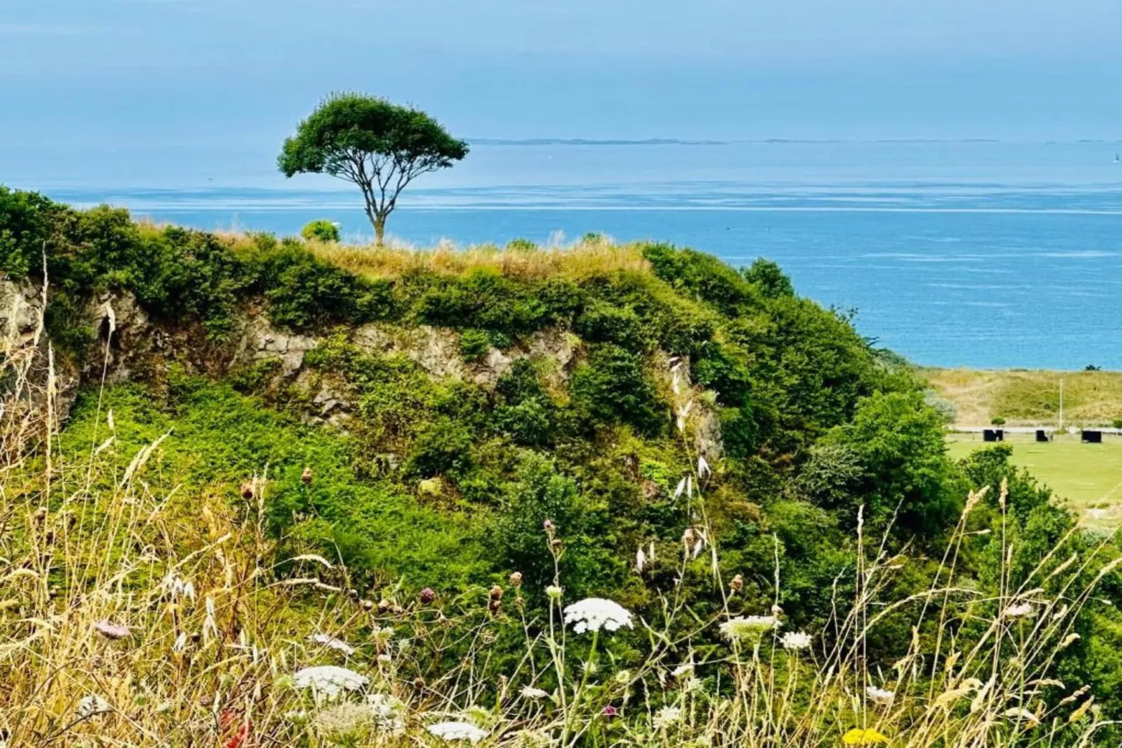 Villa Les Arts-Areas within 20km in summer