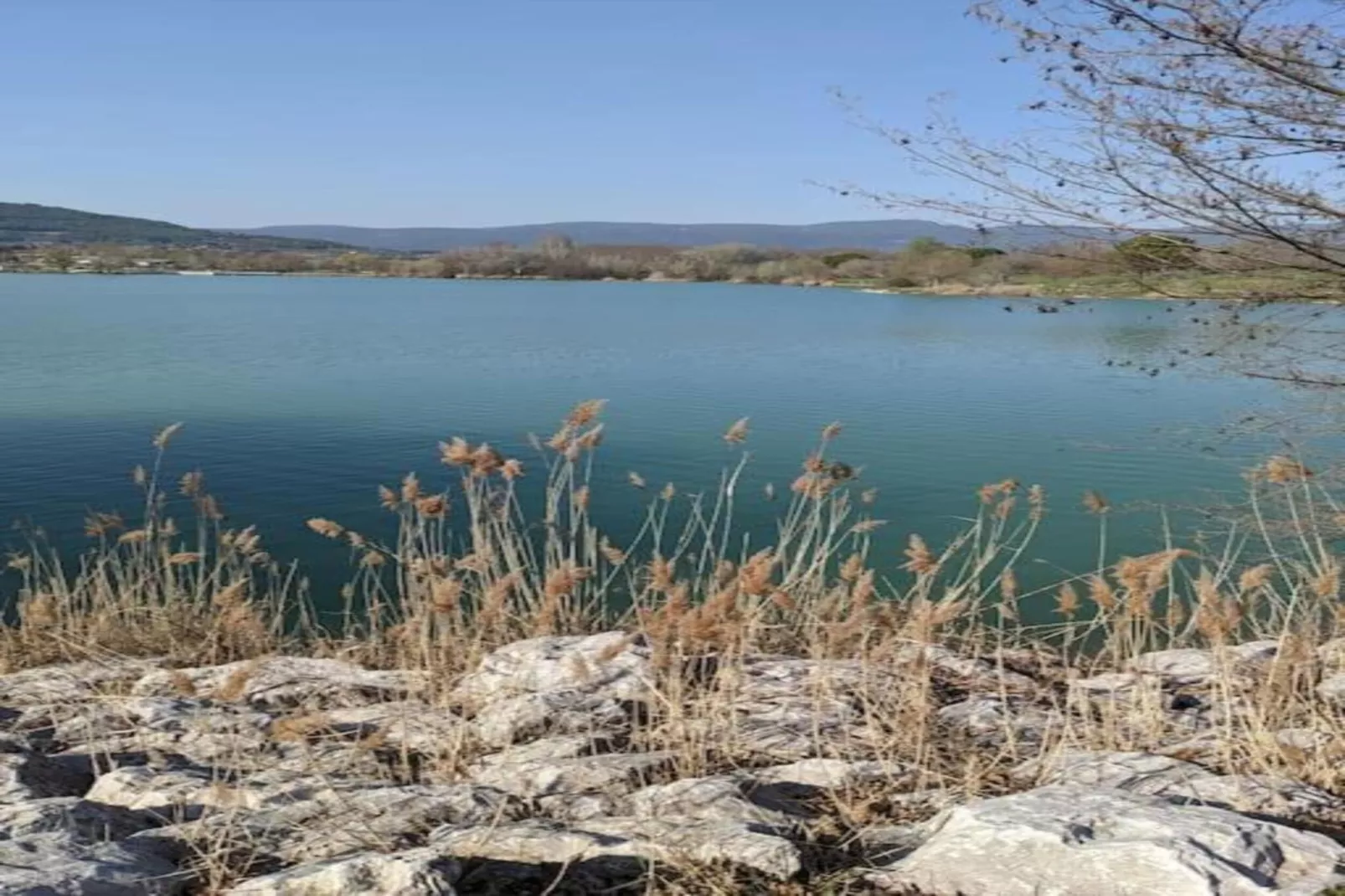 La Petite Colline-Areas within 20km in summer