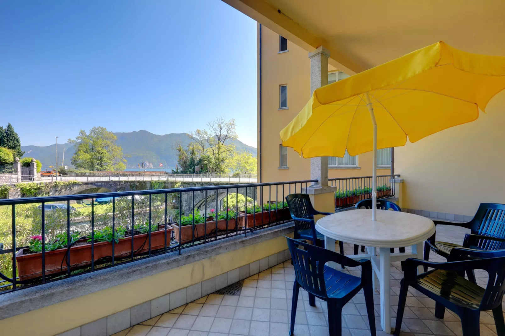 Residence Zust, Verbania Intra-Trilo-Aussicht Sommer
