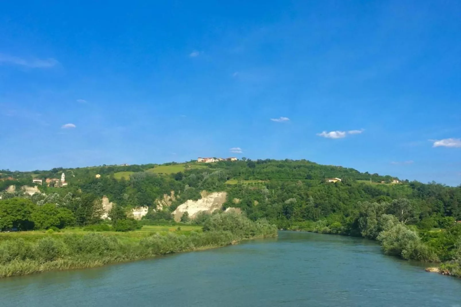 Barolo-Areas within 20km in summer