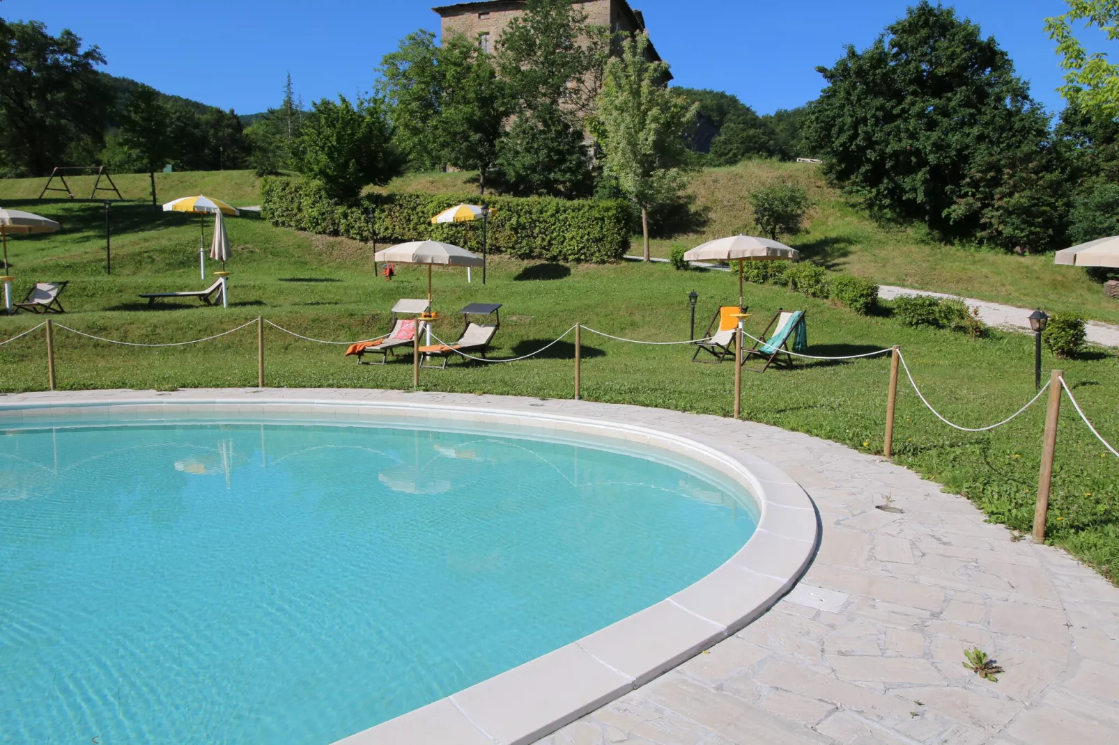 Rosa Gialla-Swimming pool