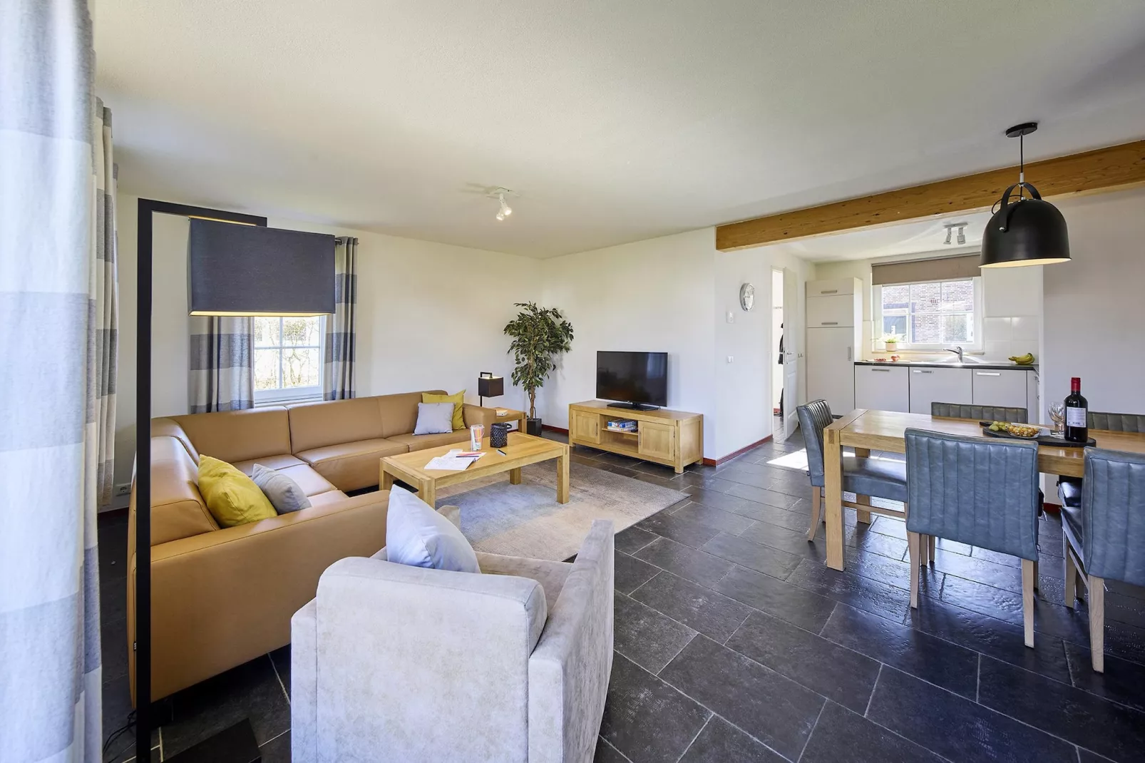Buitenhof De Leistert 1-Living room