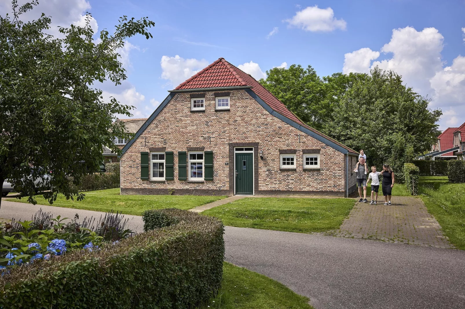 Buitenhof De Leistert 9-Exterior in summer