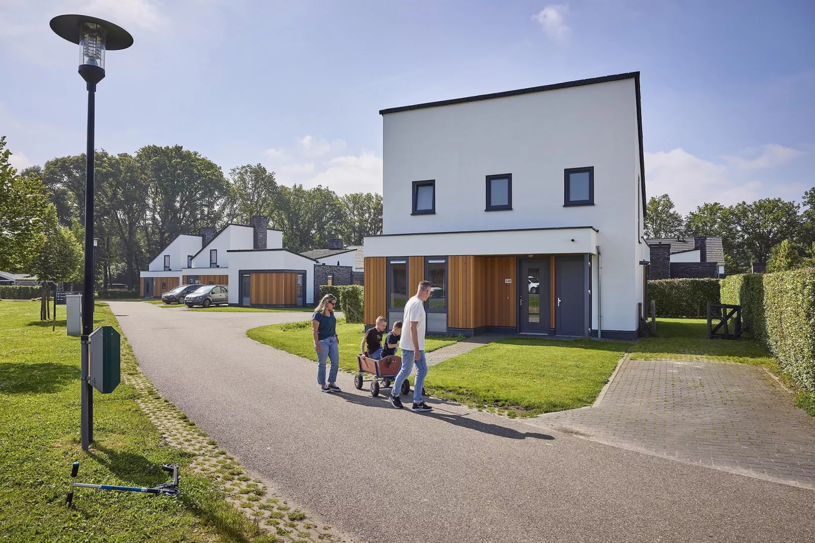Buitenhof De Leistert 24 - Exterior in summer