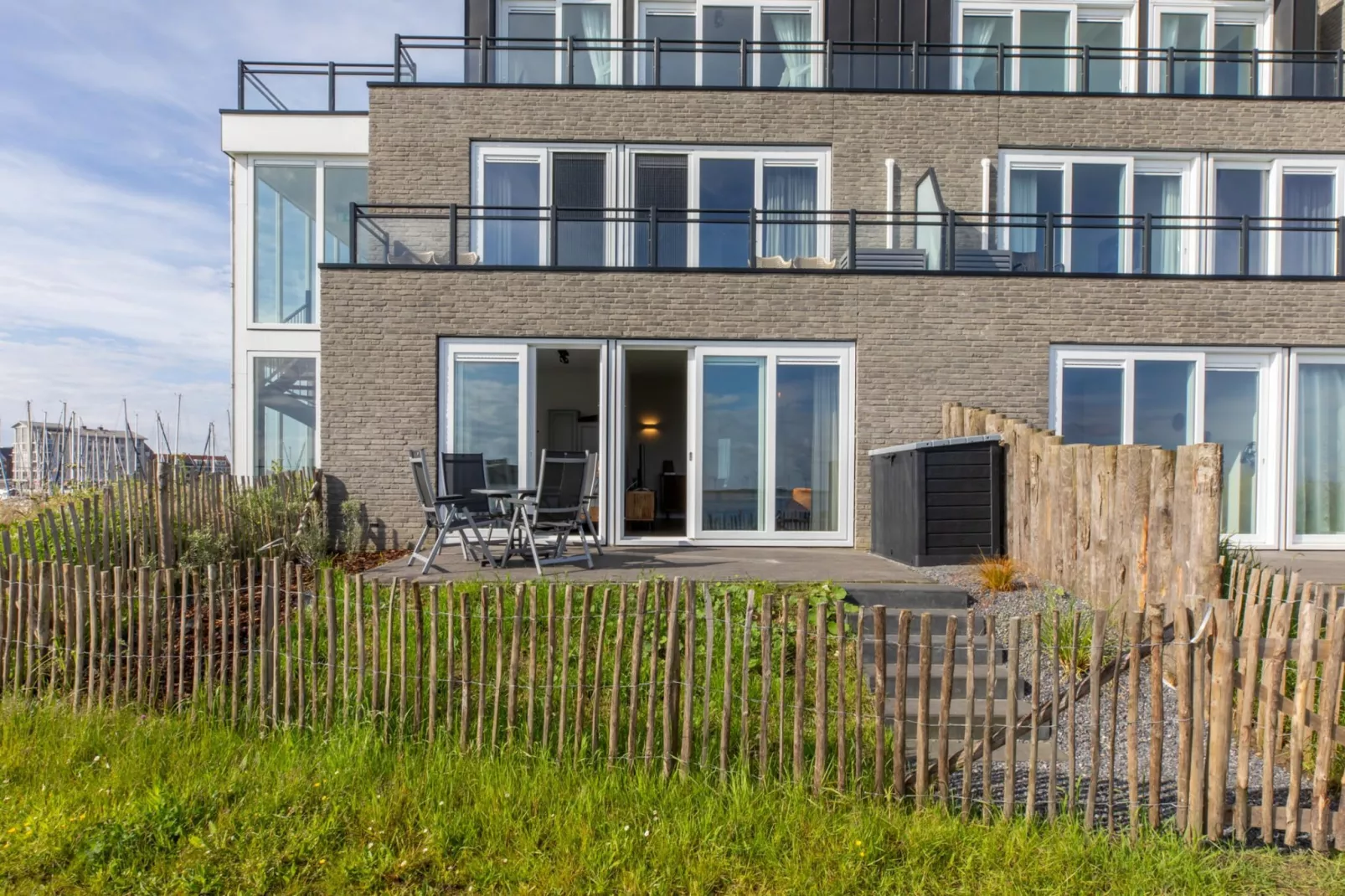 Havenweg 8-14-Exterior in summer