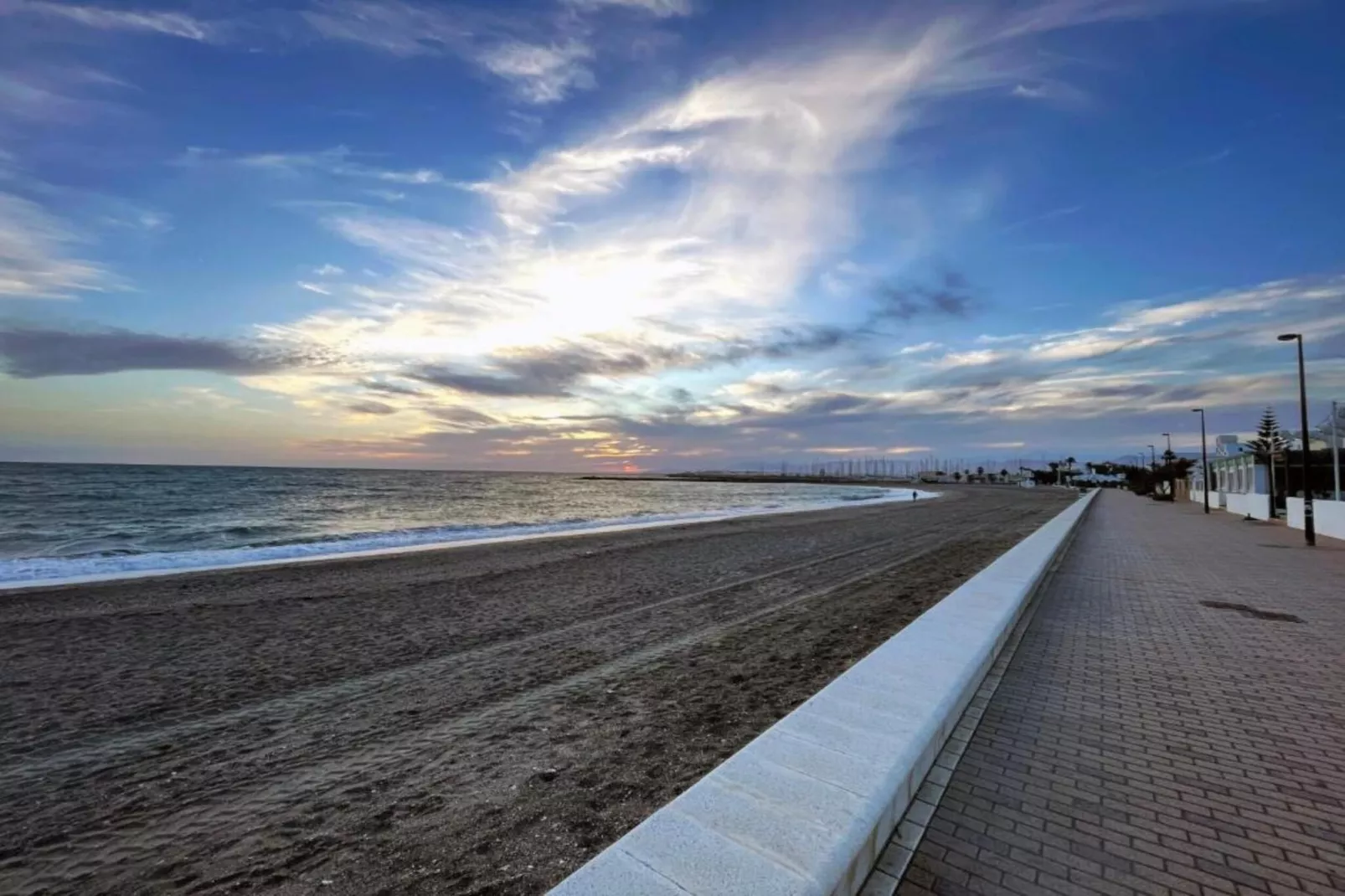 Puerto Deportivo 1-Areas within 20km in summer