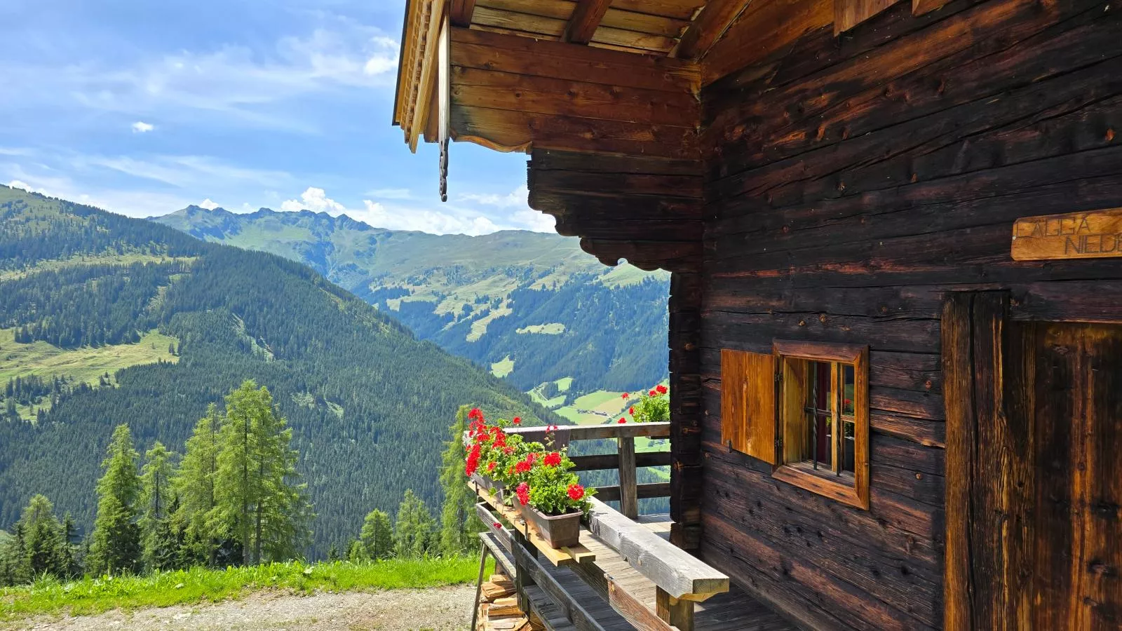 EAGGA-Niederleger Alm-Terrasse / balcon