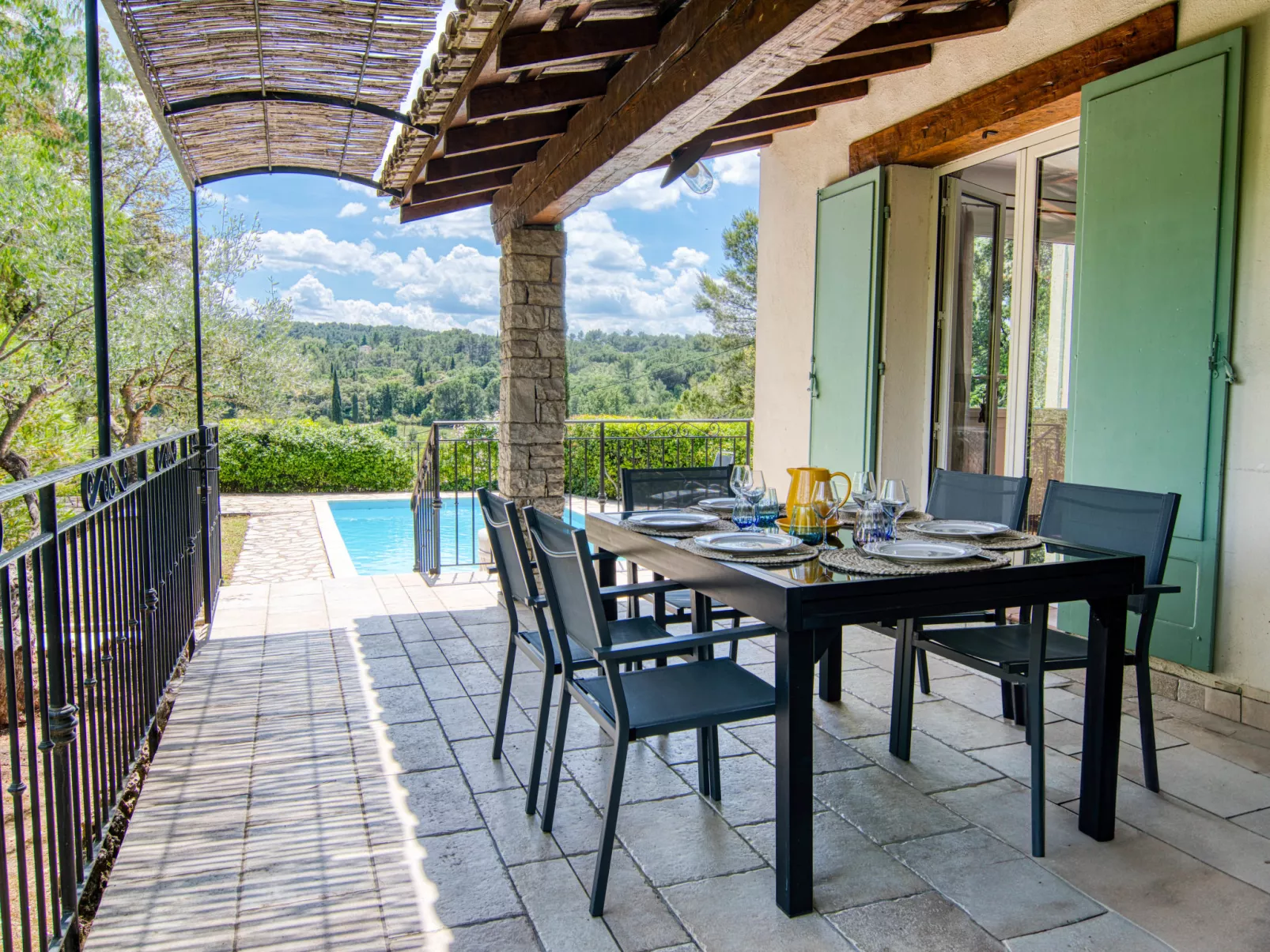 Le Clos des Oliviers-Outside