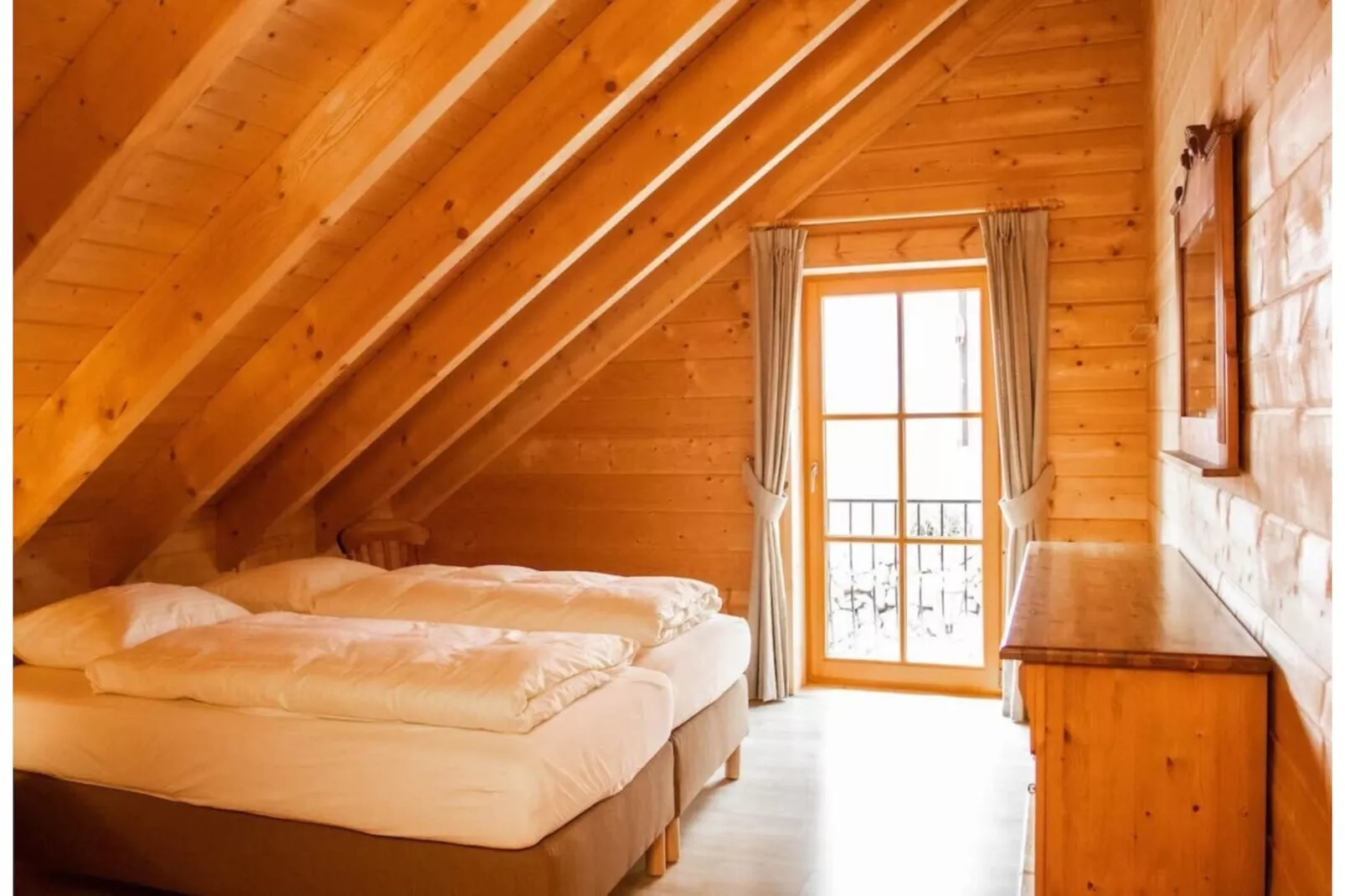Luxus Blockhaus B-Schlafzimmer