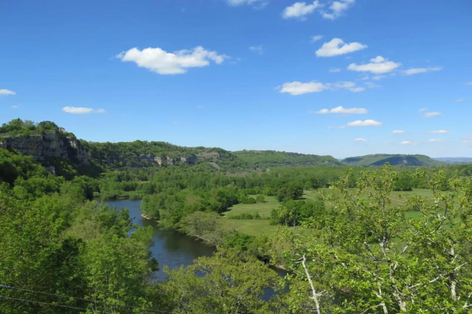 Le Chiquedou-Areas within 20km in summer