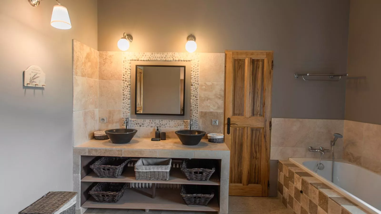 Le Mistral-Bathroom