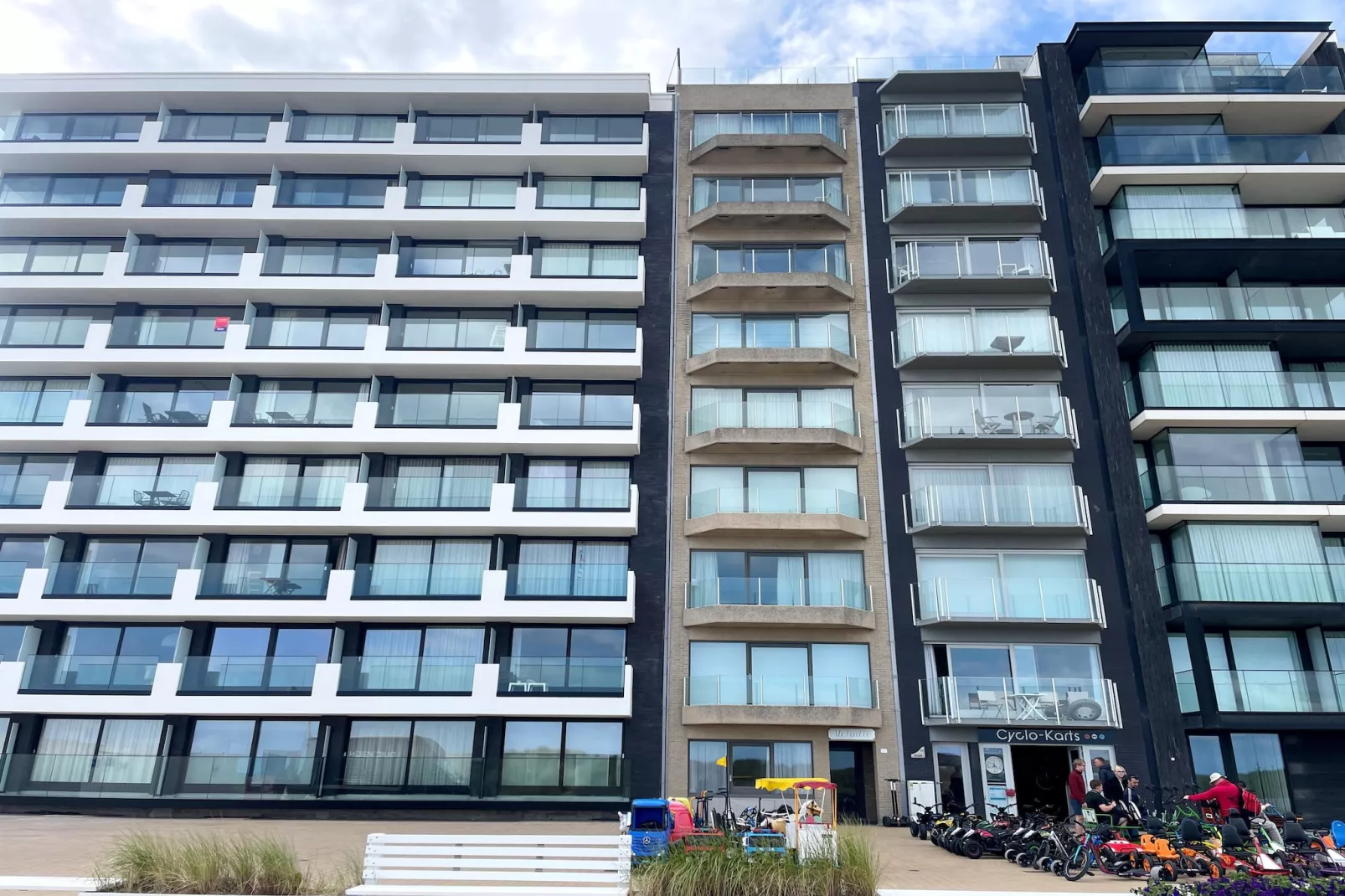 GARBI-Exterior in summer