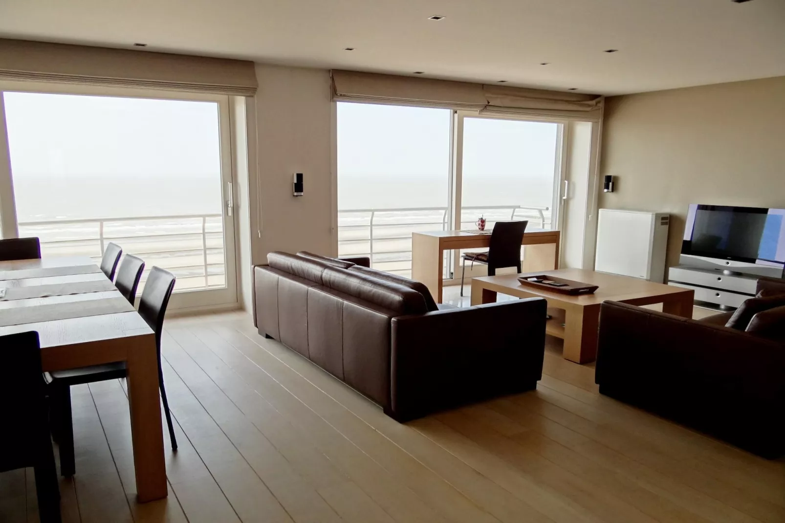 SEASIGHT BC C1401GAR-Wohnzimmer