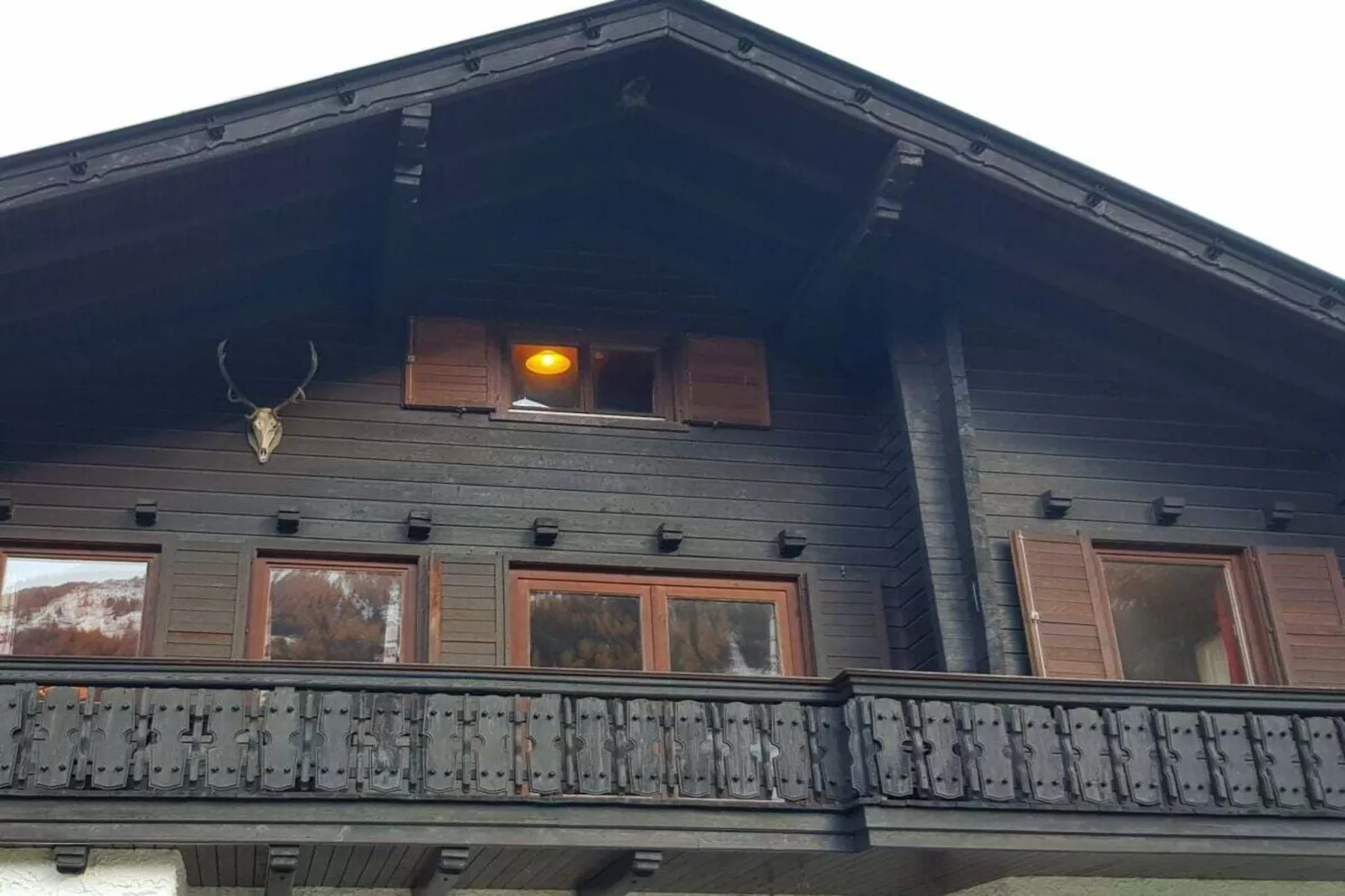 464651-Exterior in summer