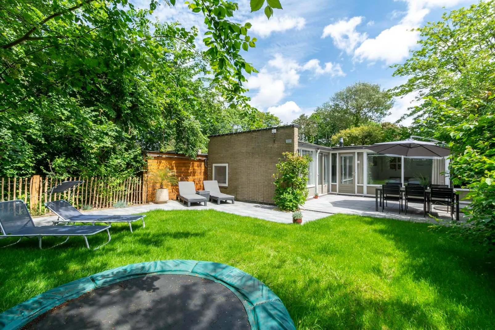 Duinland 197-Gardens in summer