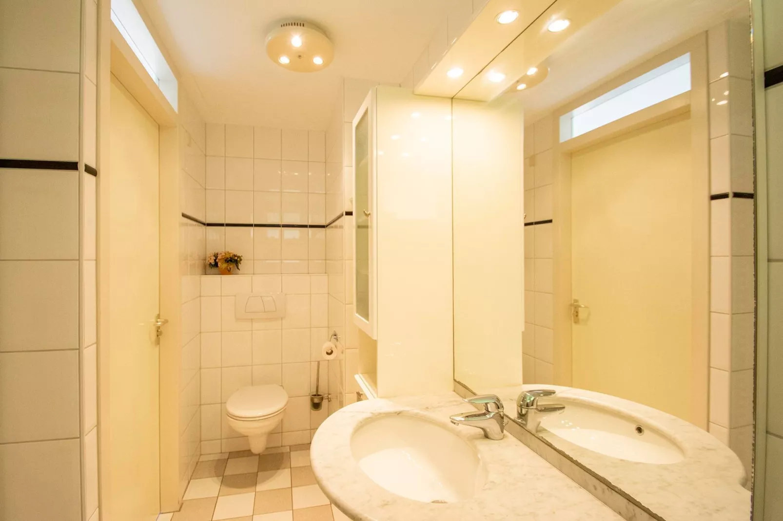 Callantsogervaart 3-8-Bathroom