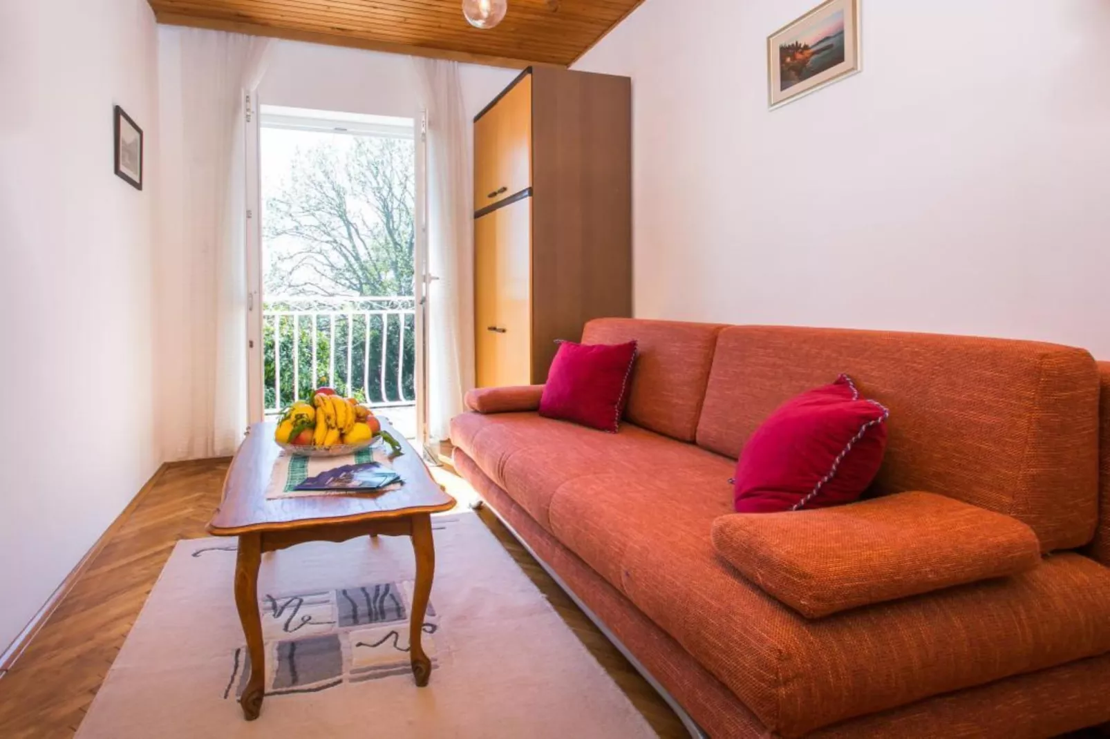 Apartments Anka - One-Bedroom Apartment with Balcony and Sea View-Living room