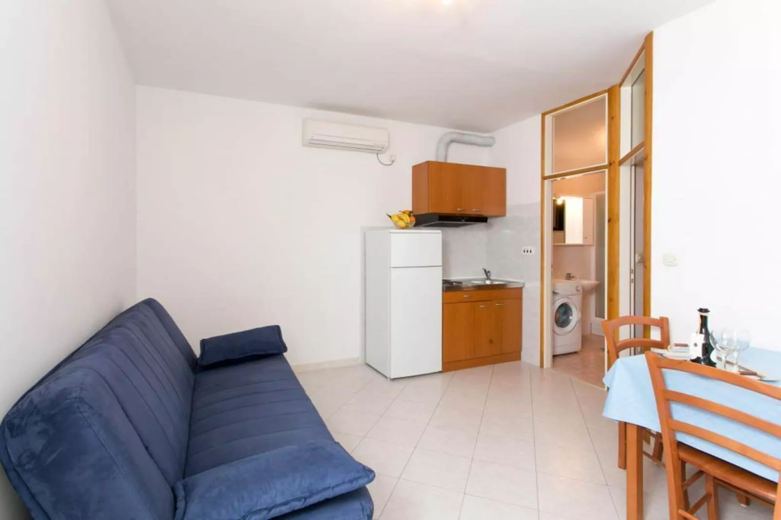 Guest House Old Town View- One Bedroom Apartment (3 Adults)-Living room