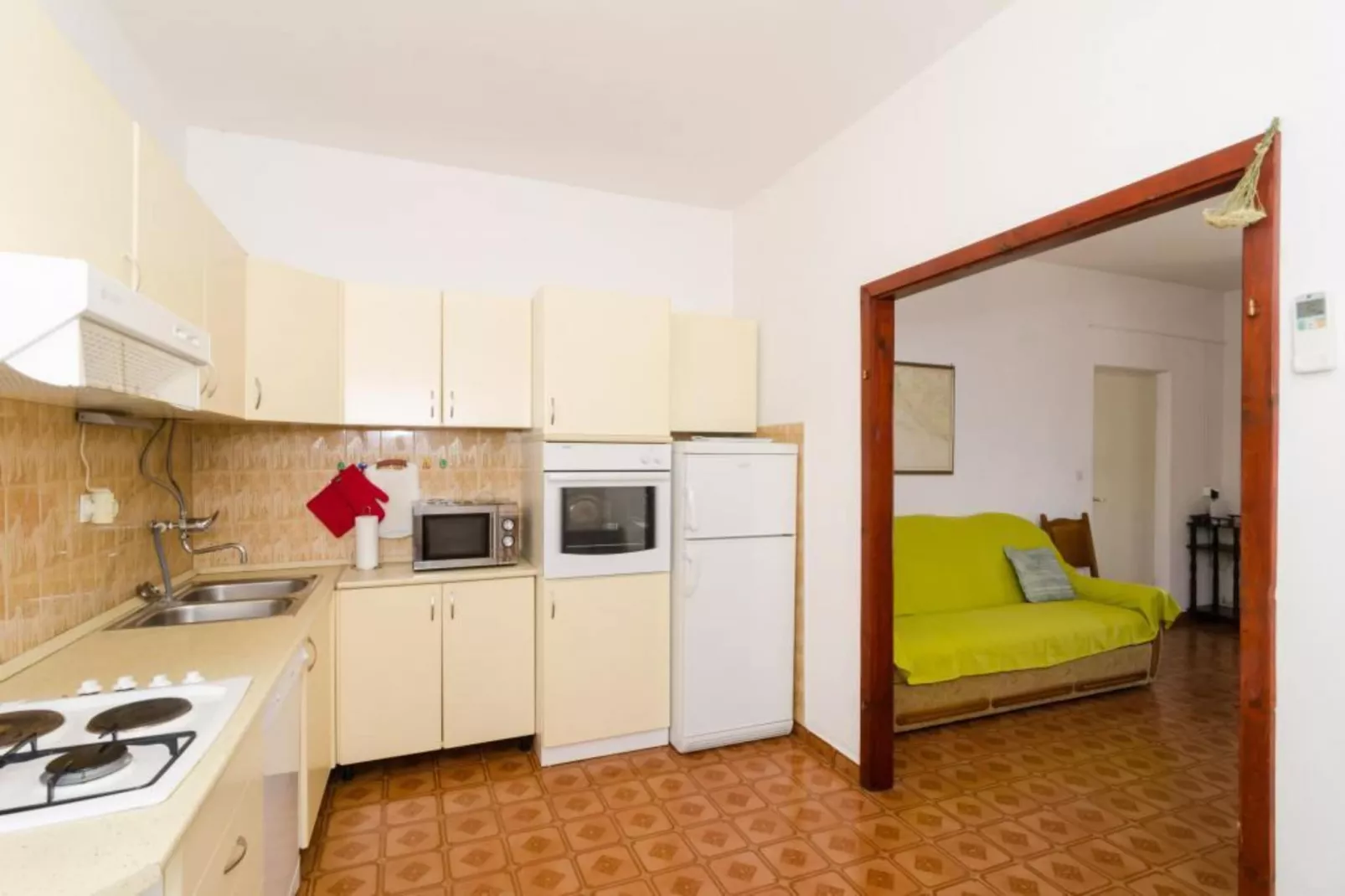 Holiday Home Blue Vineyard- Three Bedroom House with Terrace and Sea View-Kitchen