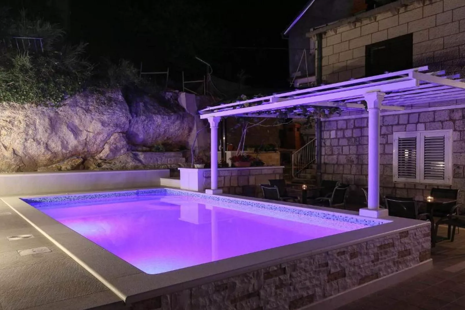 Guest House Kusalo- One Bedroom Apartment with Terrace (Apartman 4)-Piscine