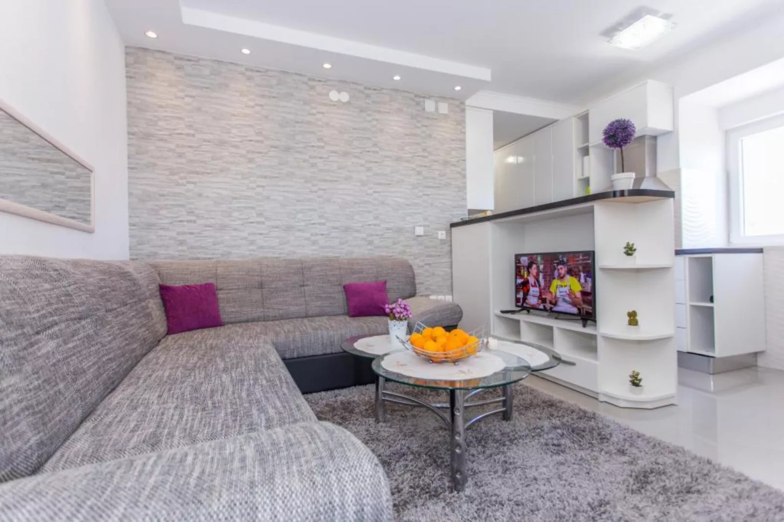 Apartment Mojaš - Two Bedroom Apartment with Terrace-Living room
