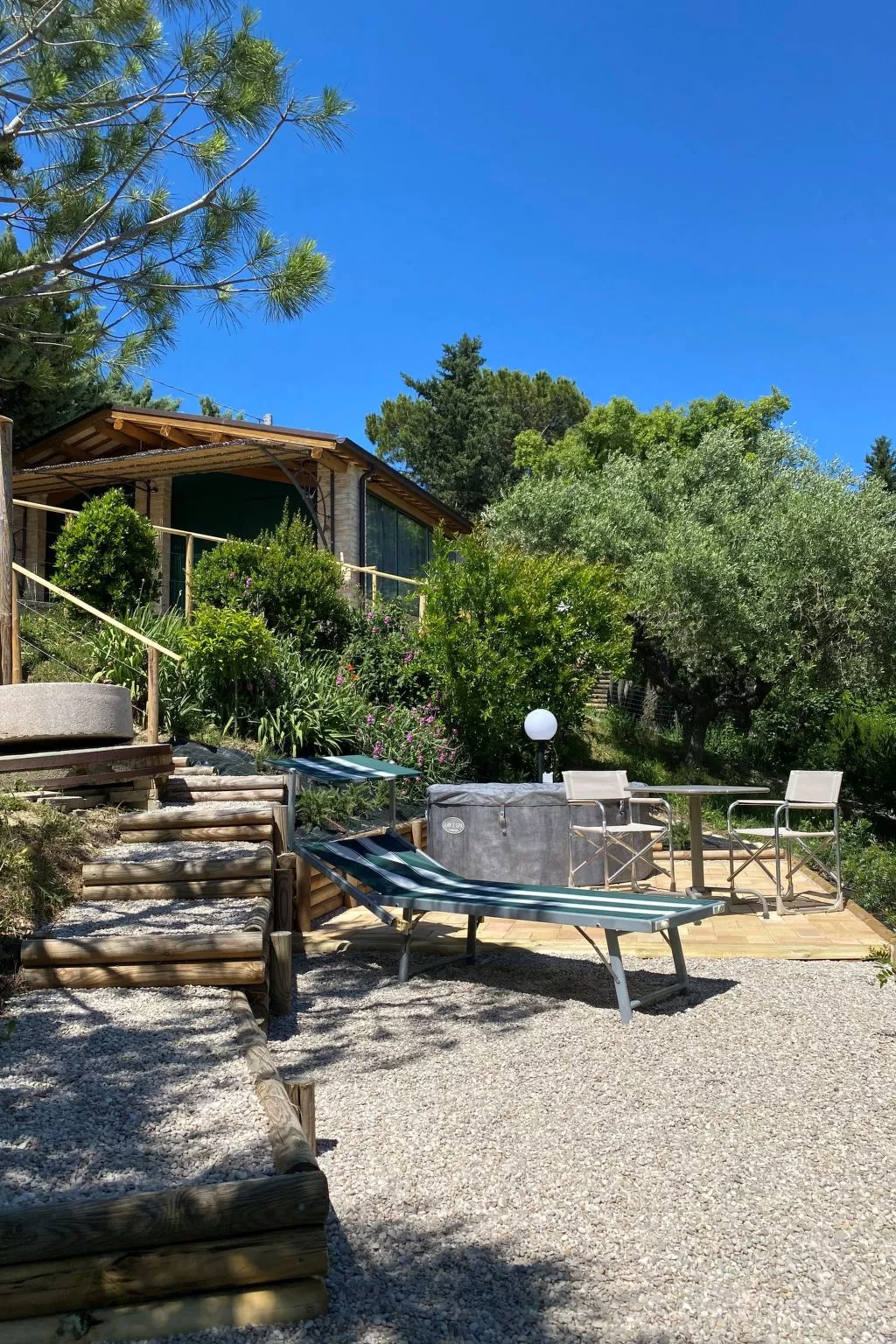 Mike's Dinghy House-Outside