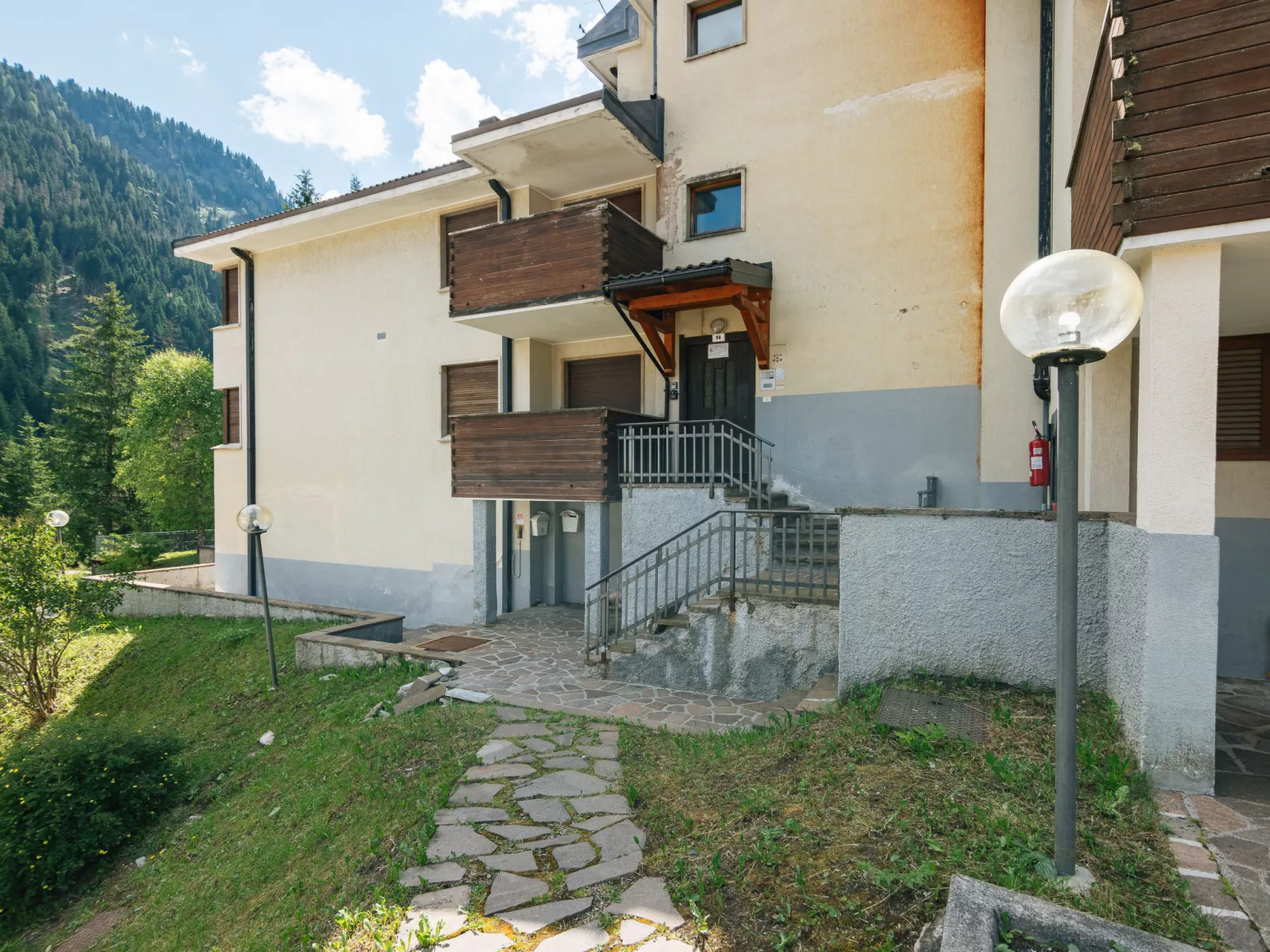 Cesa del sass-Outside