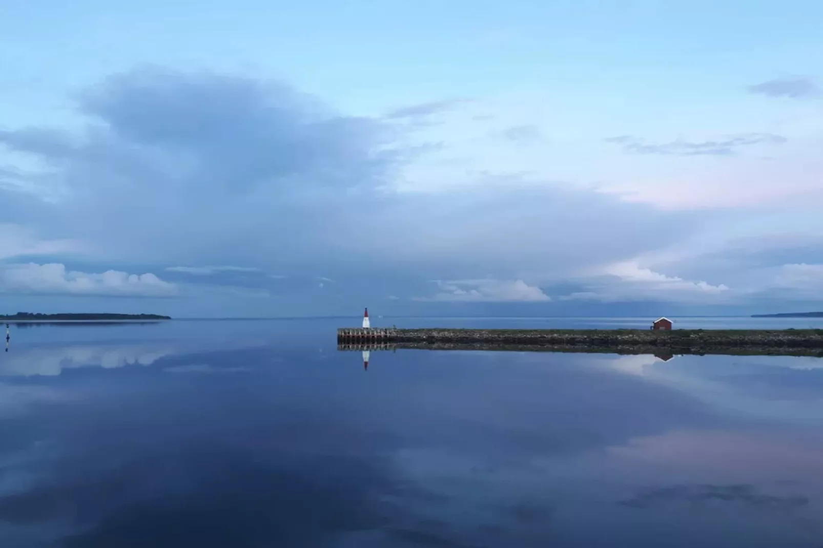 Luxury Waterfront Living - By Traum Ferienwohnungen-Water view